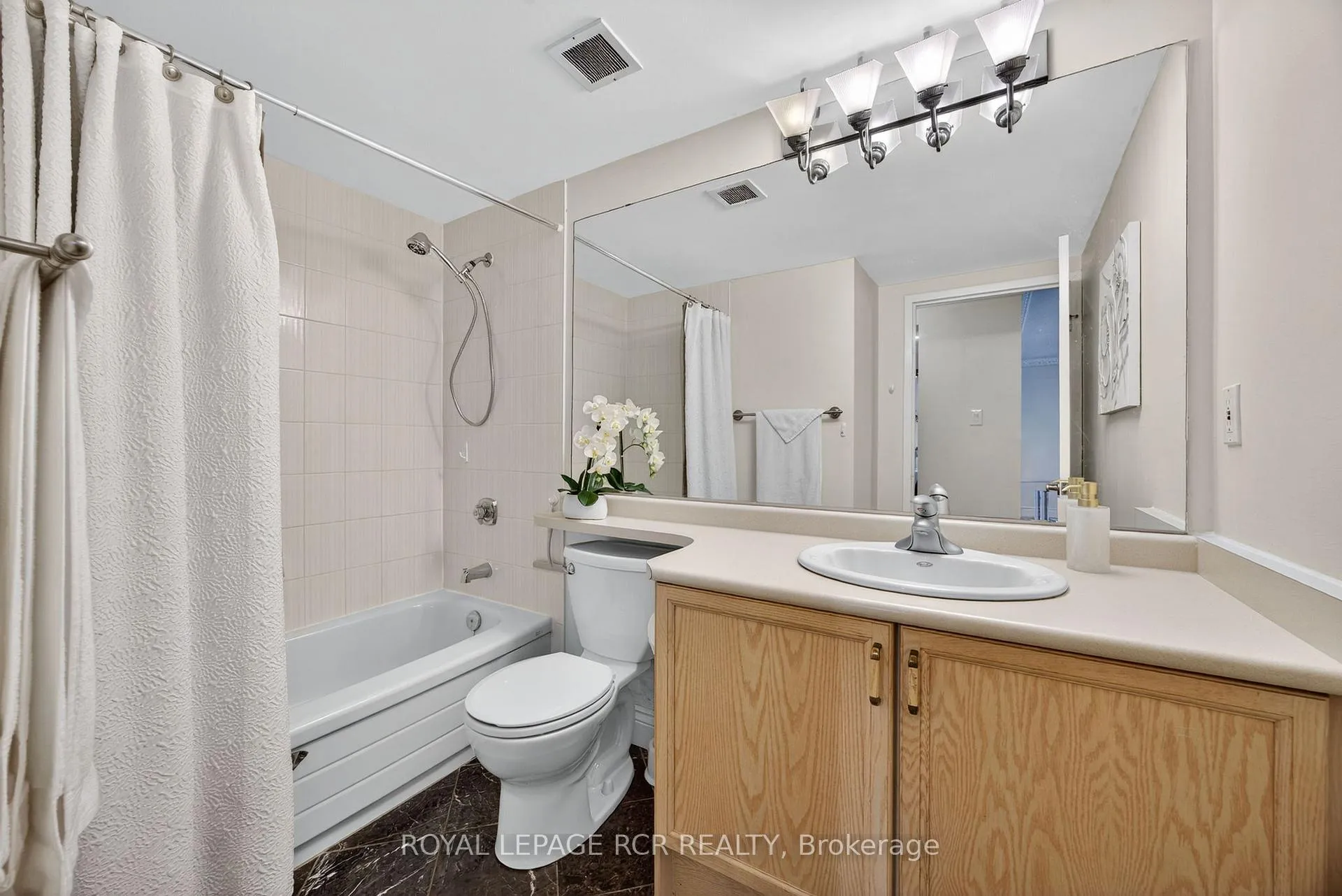 Photo 23 of Unit 905, 65 Ellen Street, Barrie, City Centre — HOMEH