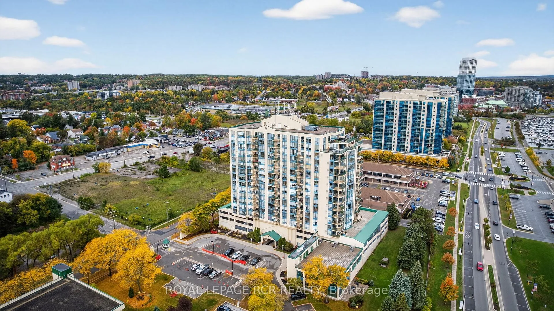 Photo 37 of Unit 905, 65 Ellen Street, Barrie, City Centre — HOMEH