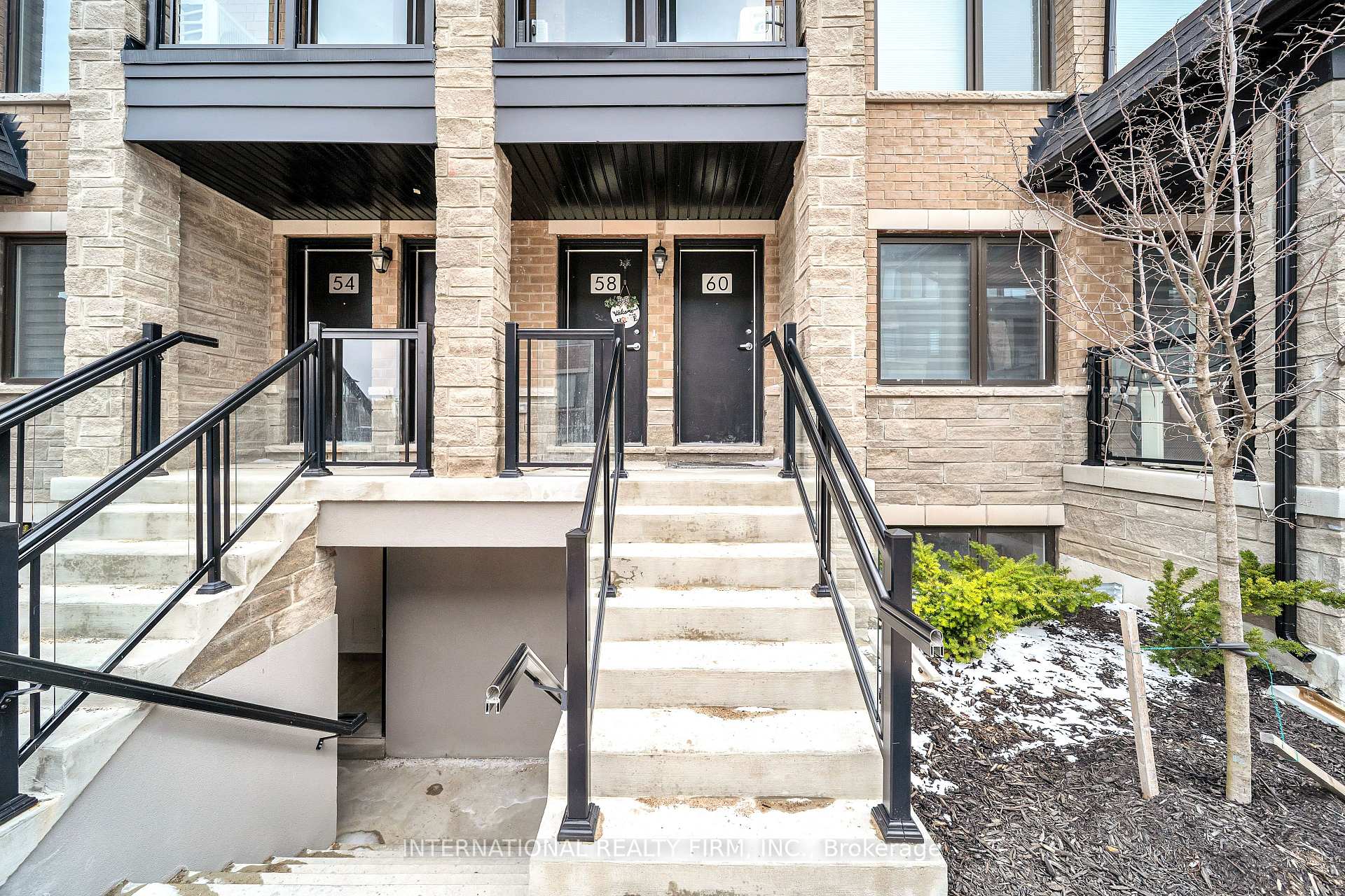 Photo 4 of 58 Appletree Lane, Barrie, Innis-Shore — HOMEH