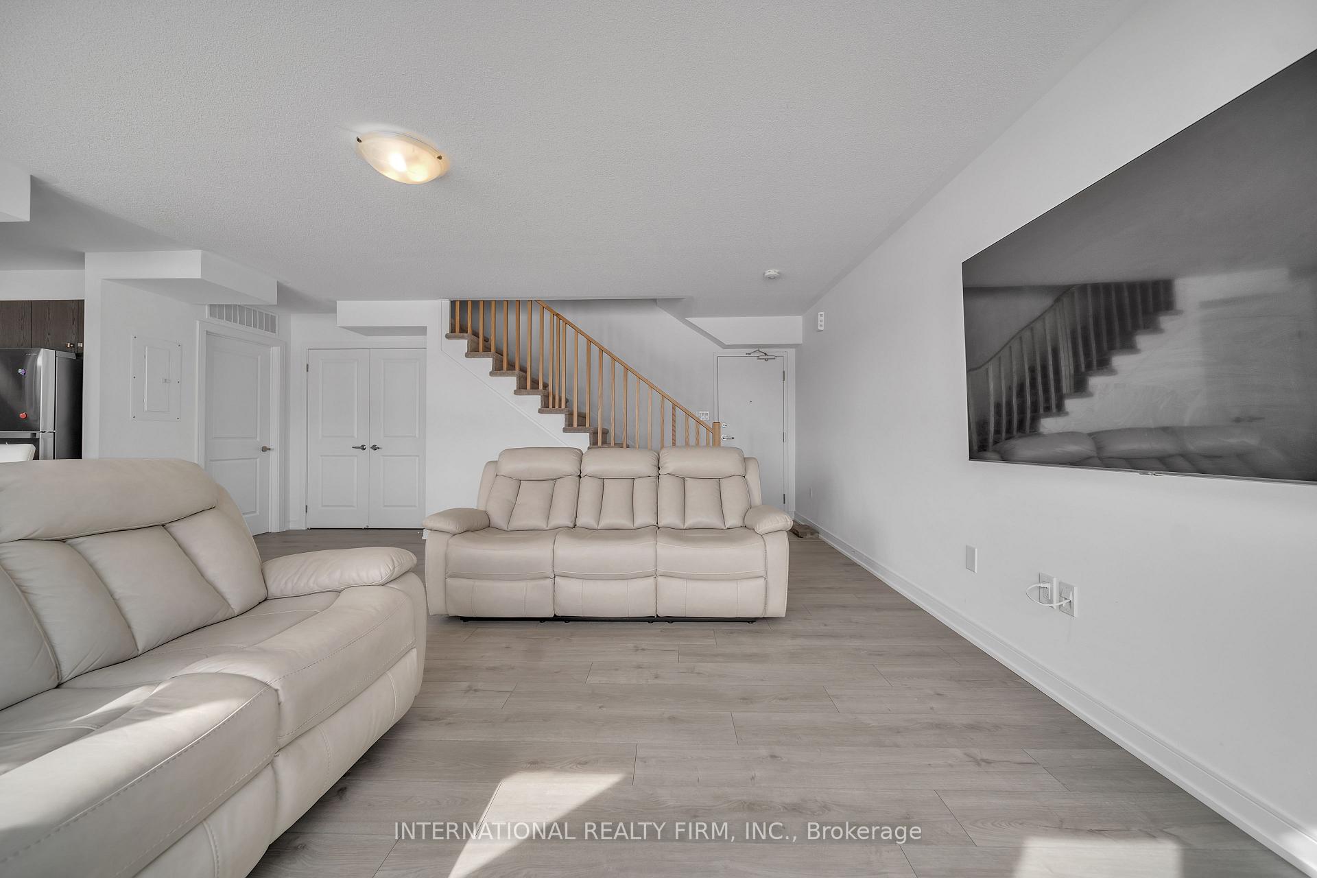 Photo 9 of 58 Appletree Lane, Barrie, Innis-Shore — HOMEH