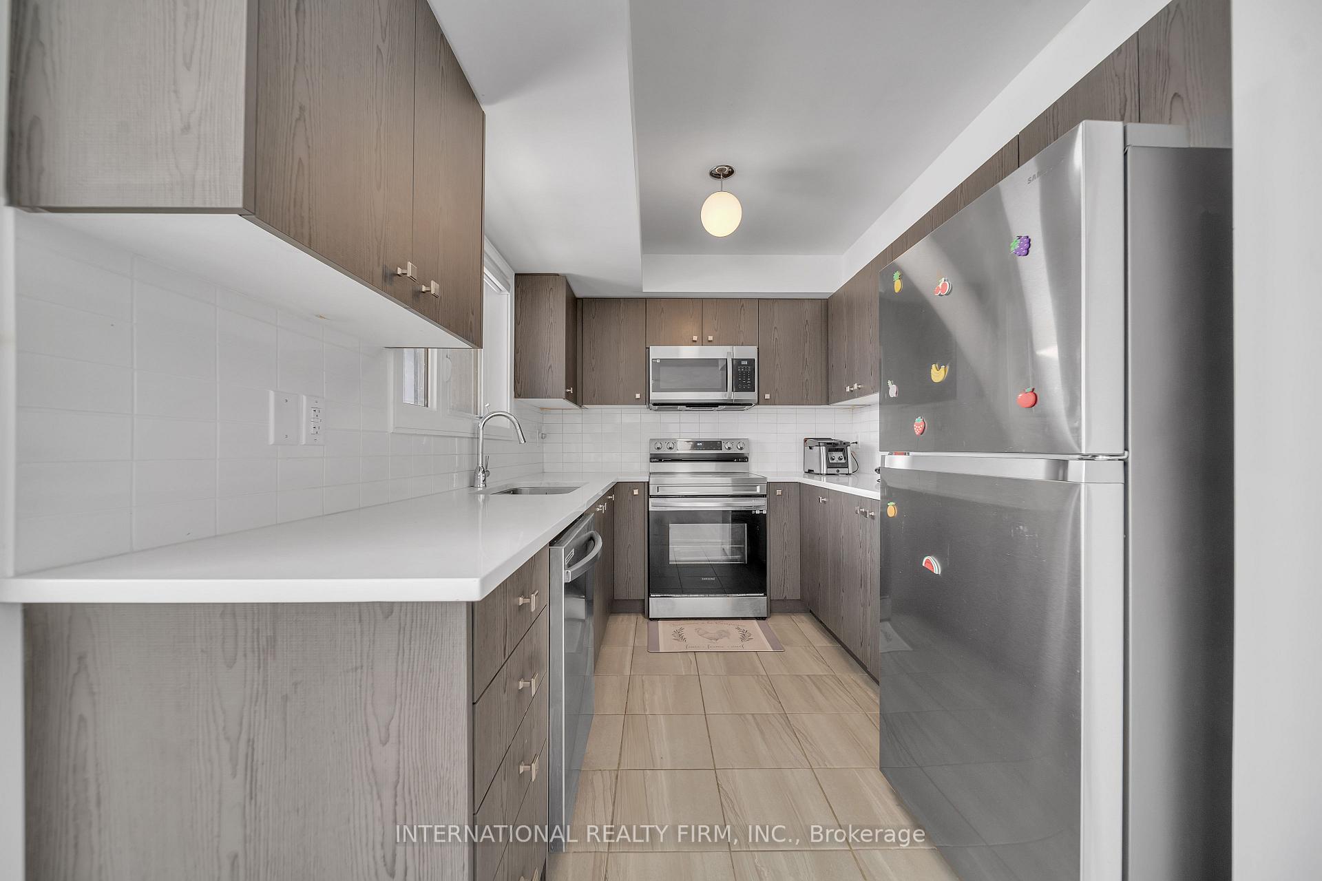 Photo 14 of 58 Appletree Lane, Barrie, Innis-Shore — HOMEH