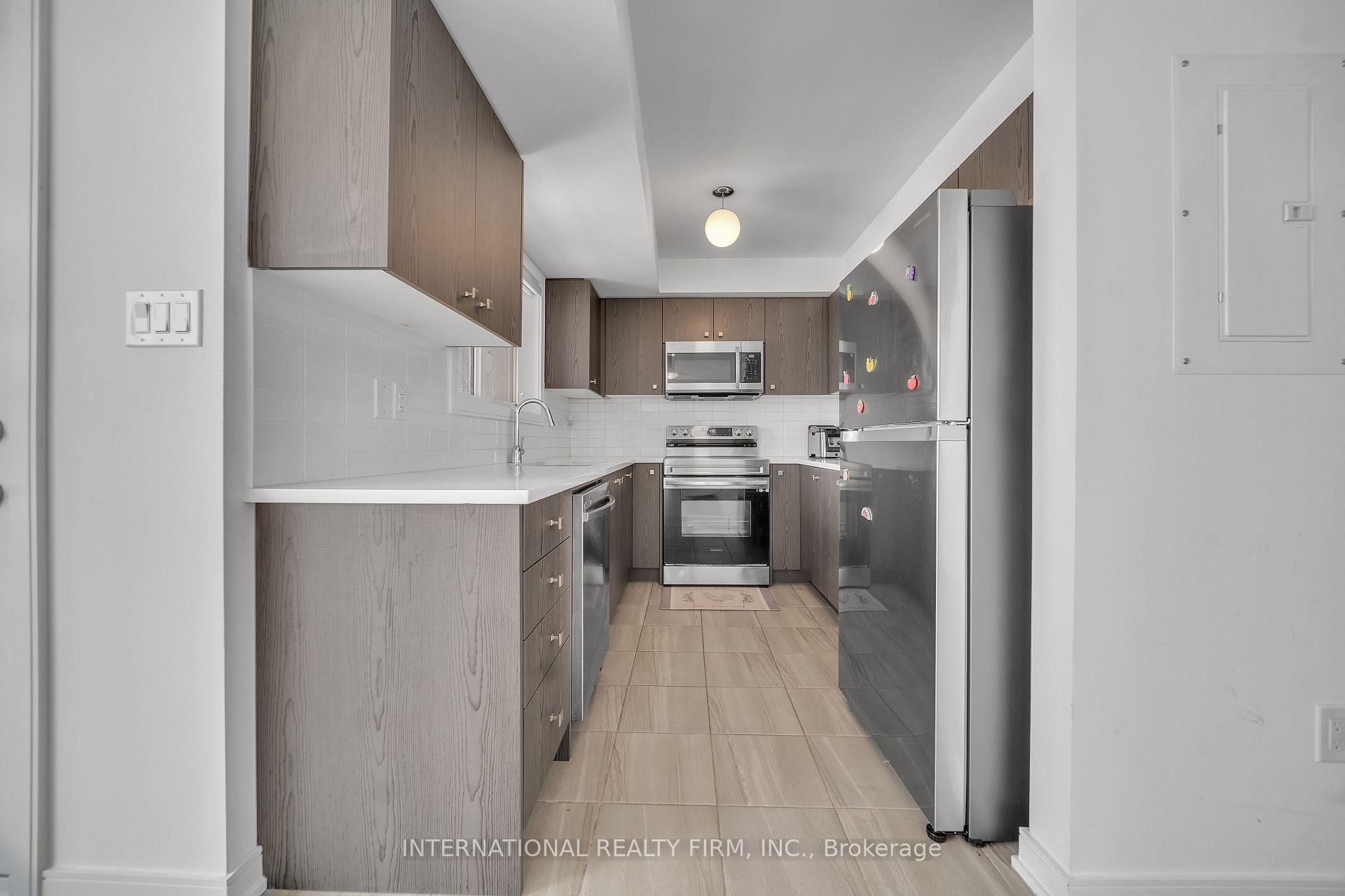 Photo 15 of 58 Appletree Lane, Barrie, Innis-Shore — HOMEH