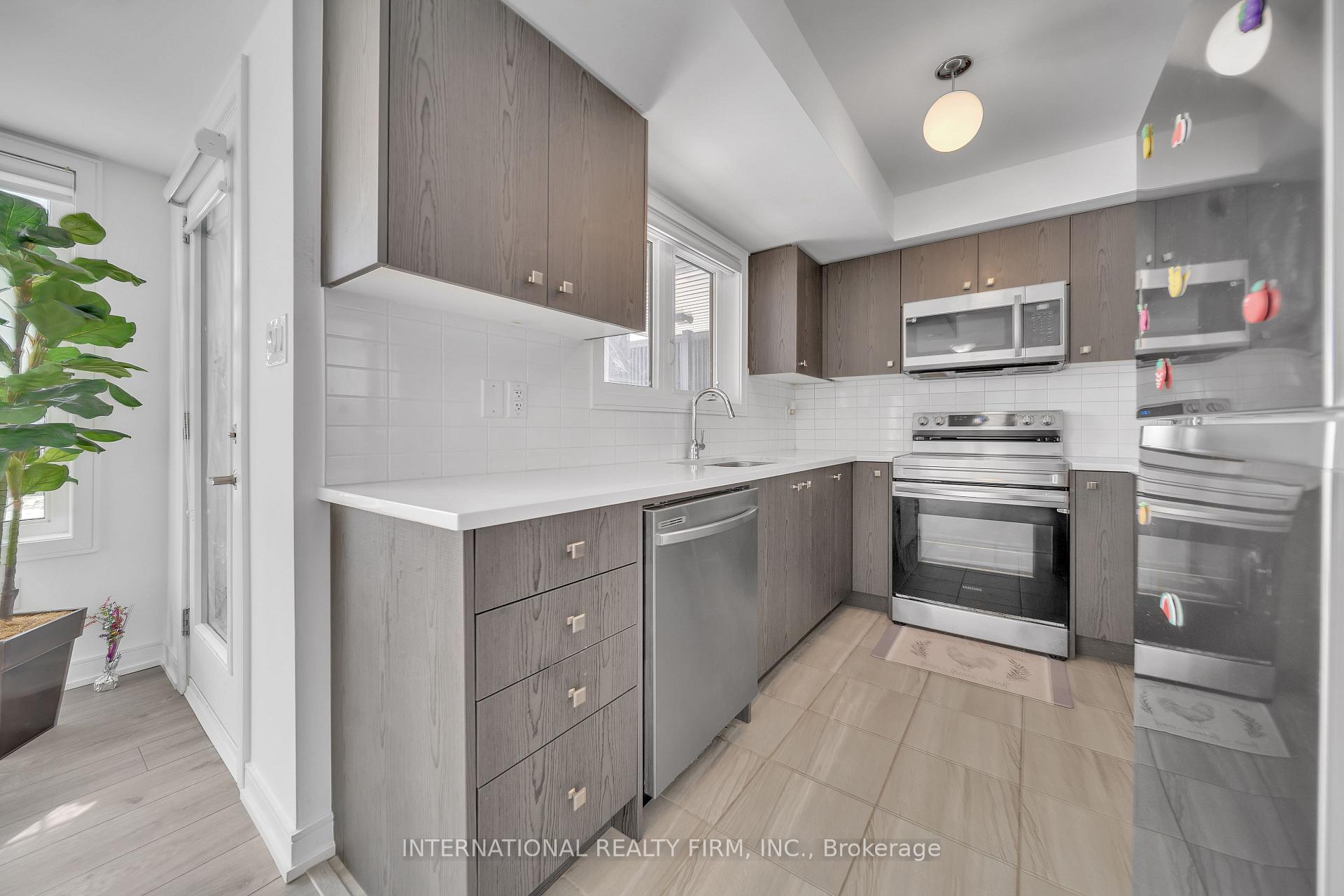 Photo 16 of 58 Appletree Lane, Barrie, Innis-Shore — HOMEH