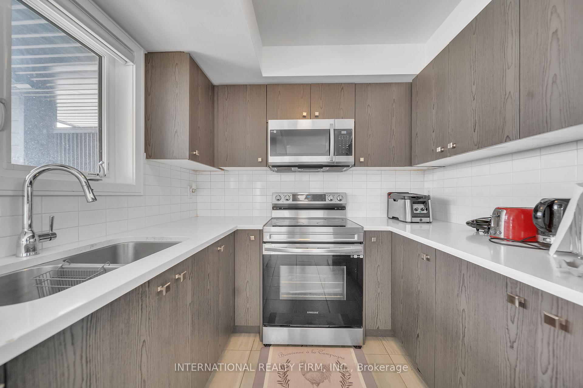 Photo 17 of 58 Appletree Lane, Barrie, Innis-Shore — HOMEH