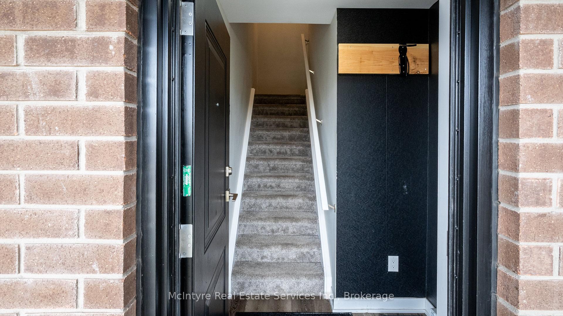 Photo 2 of Unit B4, 1331 Countrystone Drive, Kitchener — HOMEH