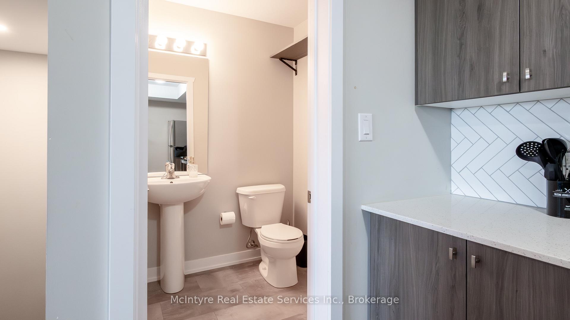 Photo 4 of Unit B4, 1331 Countrystone Drive, Kitchener — HOMEH