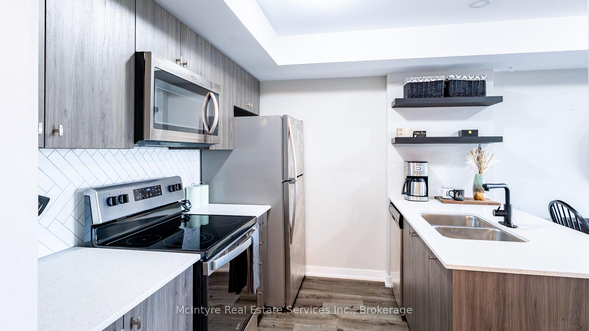 Photo 5 of Unit B4, 1331 Countrystone Drive, Kitchener — HOMEH