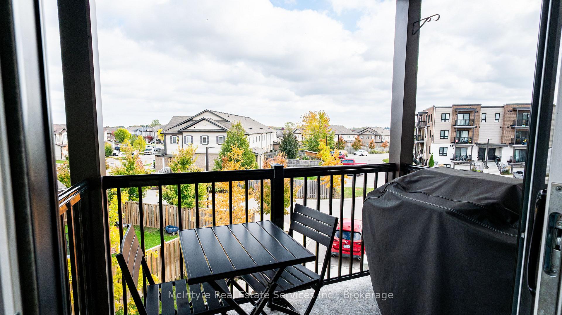 Photo 12 of Unit B4, 1331 Countrystone Drive, Kitchener — HOMEH