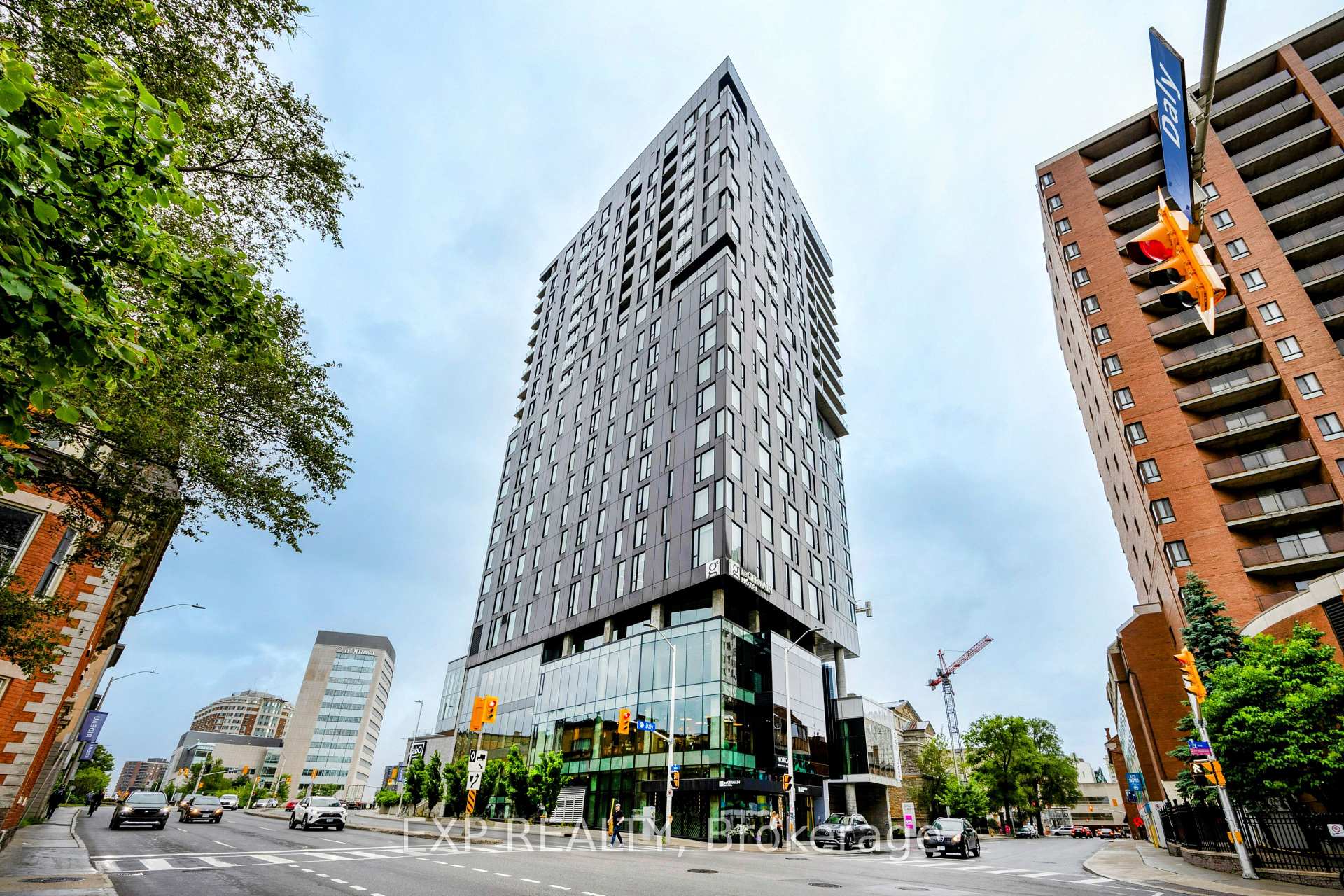 Front of Unit 1711, 20 Daly Avenue