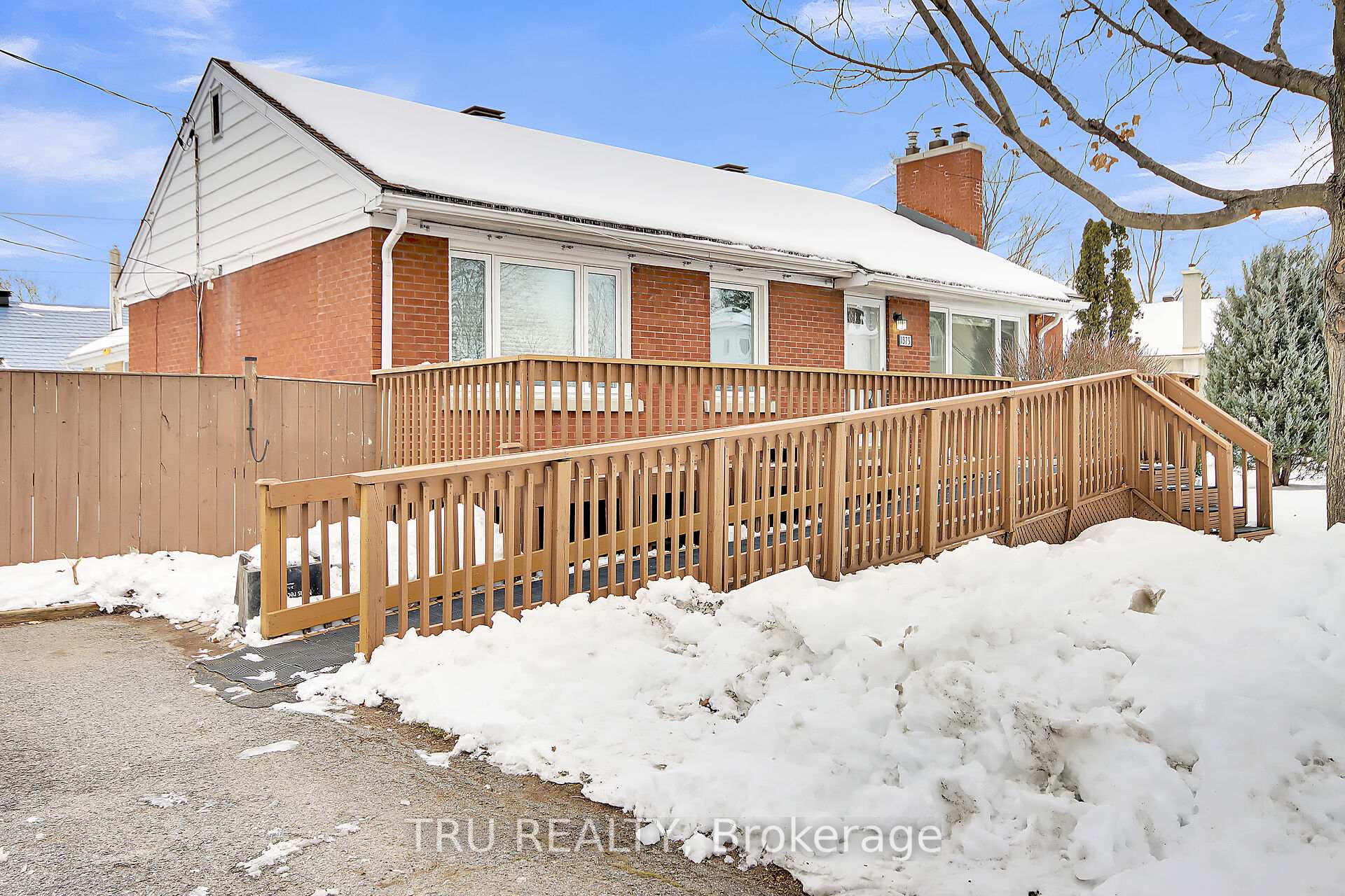 Photo 4 of 1373 Laperriere Avenue, Ottawa, Carlington — HOMEH