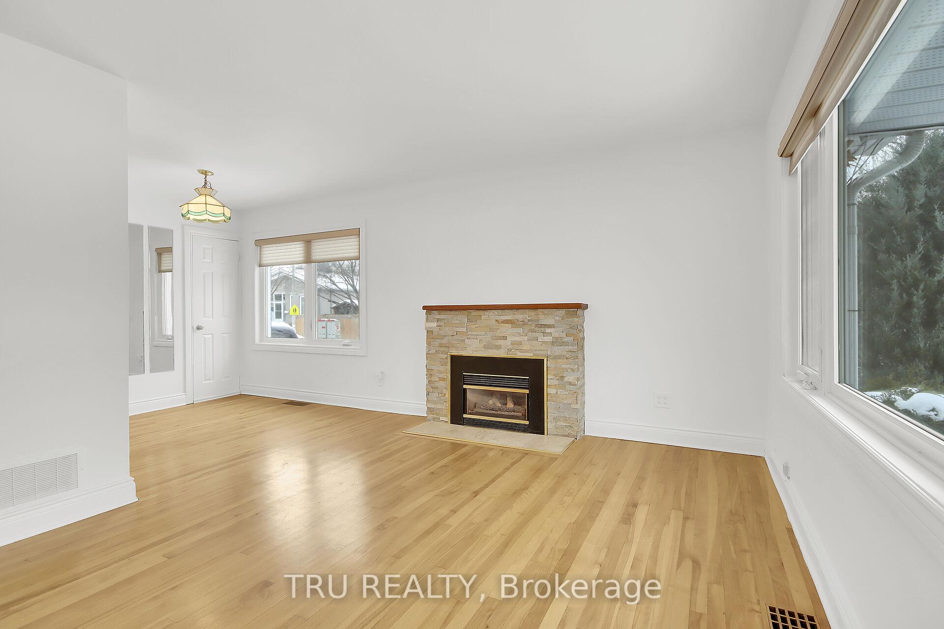 Photo 7 of 1373 Laperriere Avenue, Ottawa, Carlington — HOMEH
