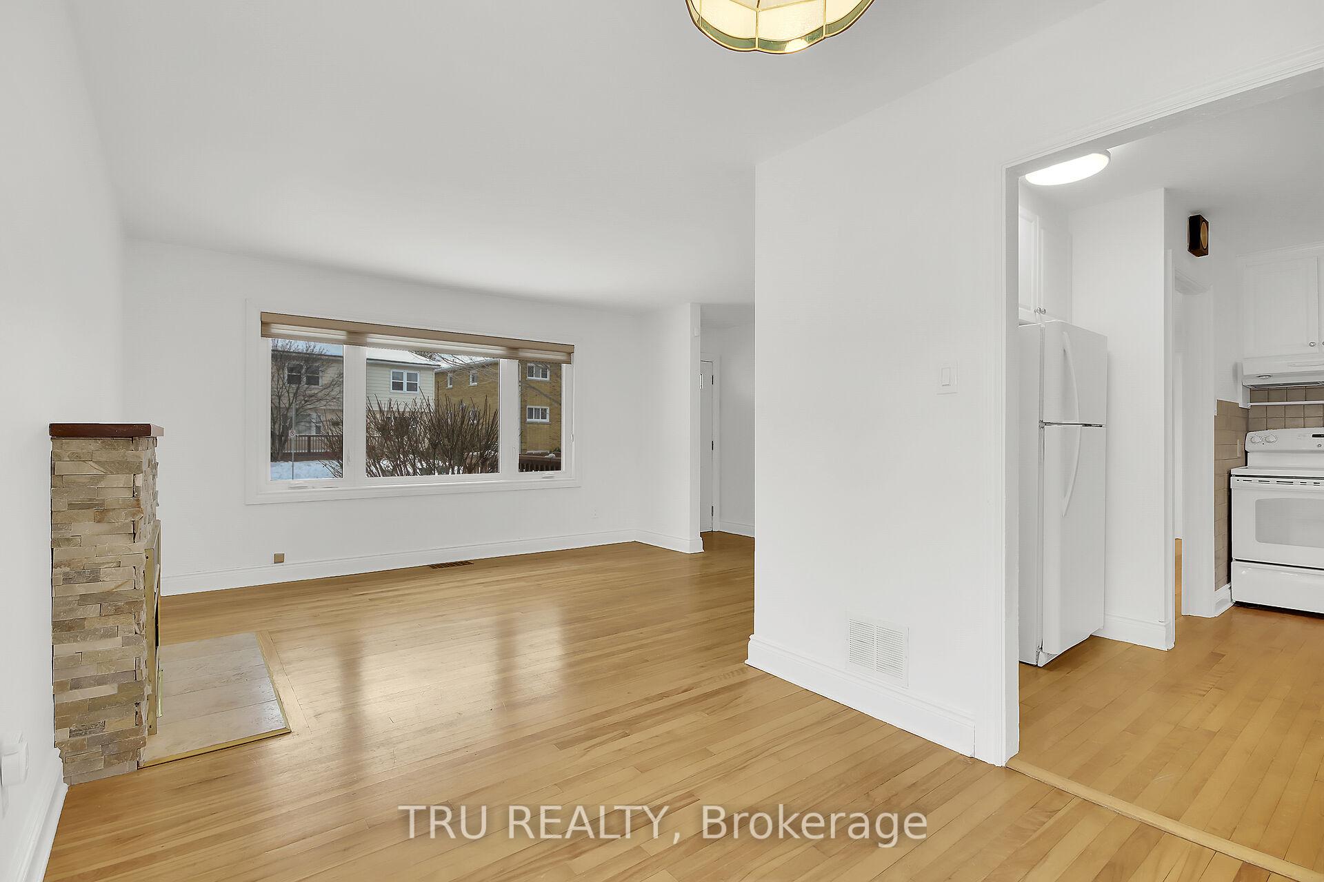 Photo 11 of 1373 Laperriere Avenue, Ottawa, Carlington — HOMEH