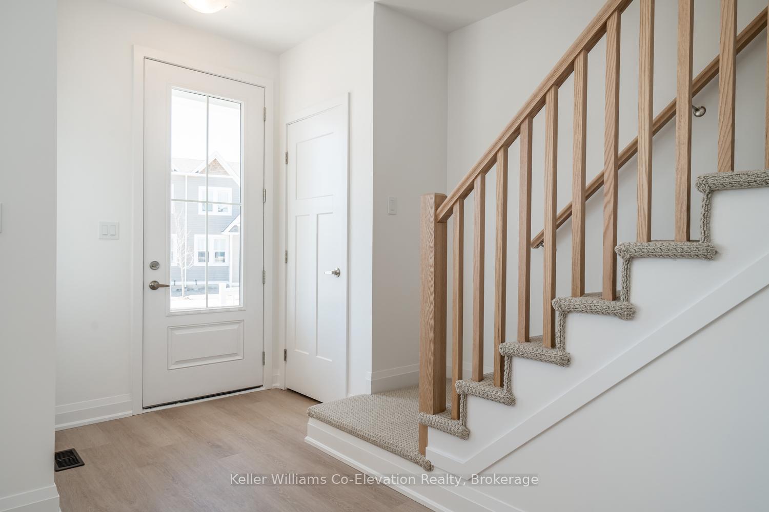 Photo 4 of 30 Danielle Crescent, Midland — HOMEH
