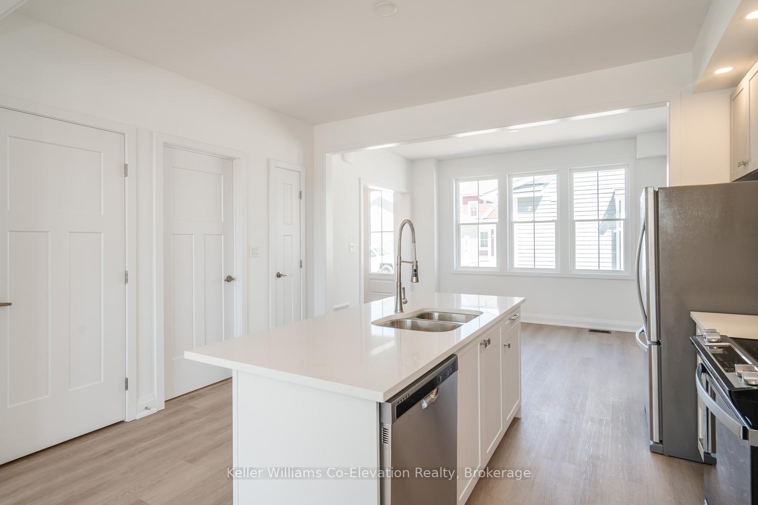 Photo 6 of 30 Danielle Crescent, Midland — HOMEH