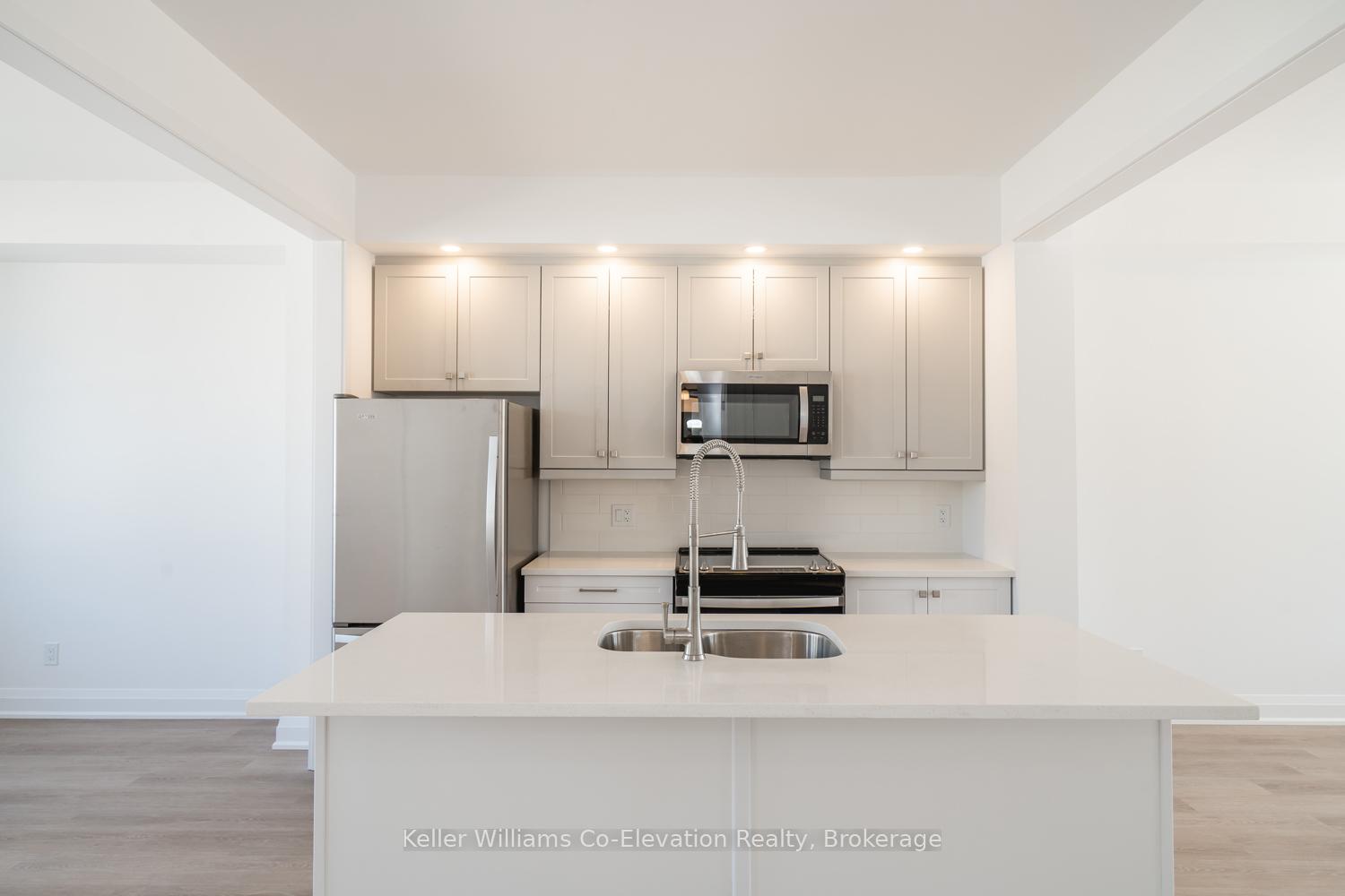 Photo 7 of 30 Danielle Crescent, Midland — HOMEH