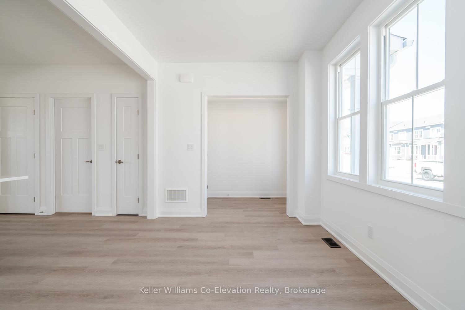 Photo 9 of 30 Danielle Crescent, Midland — HOMEH