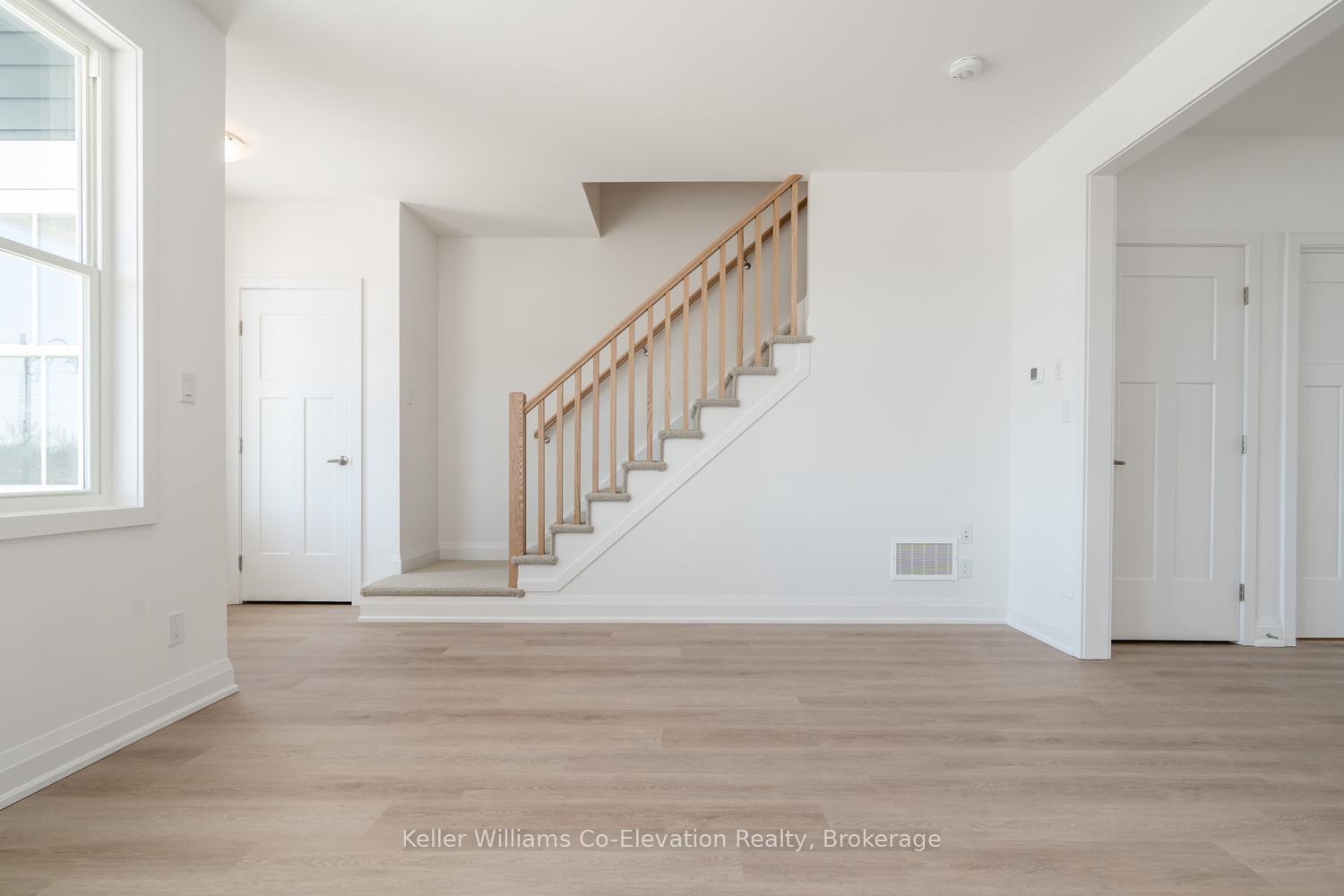 Photo 10 of 30 Danielle Crescent, Midland — HOMEH