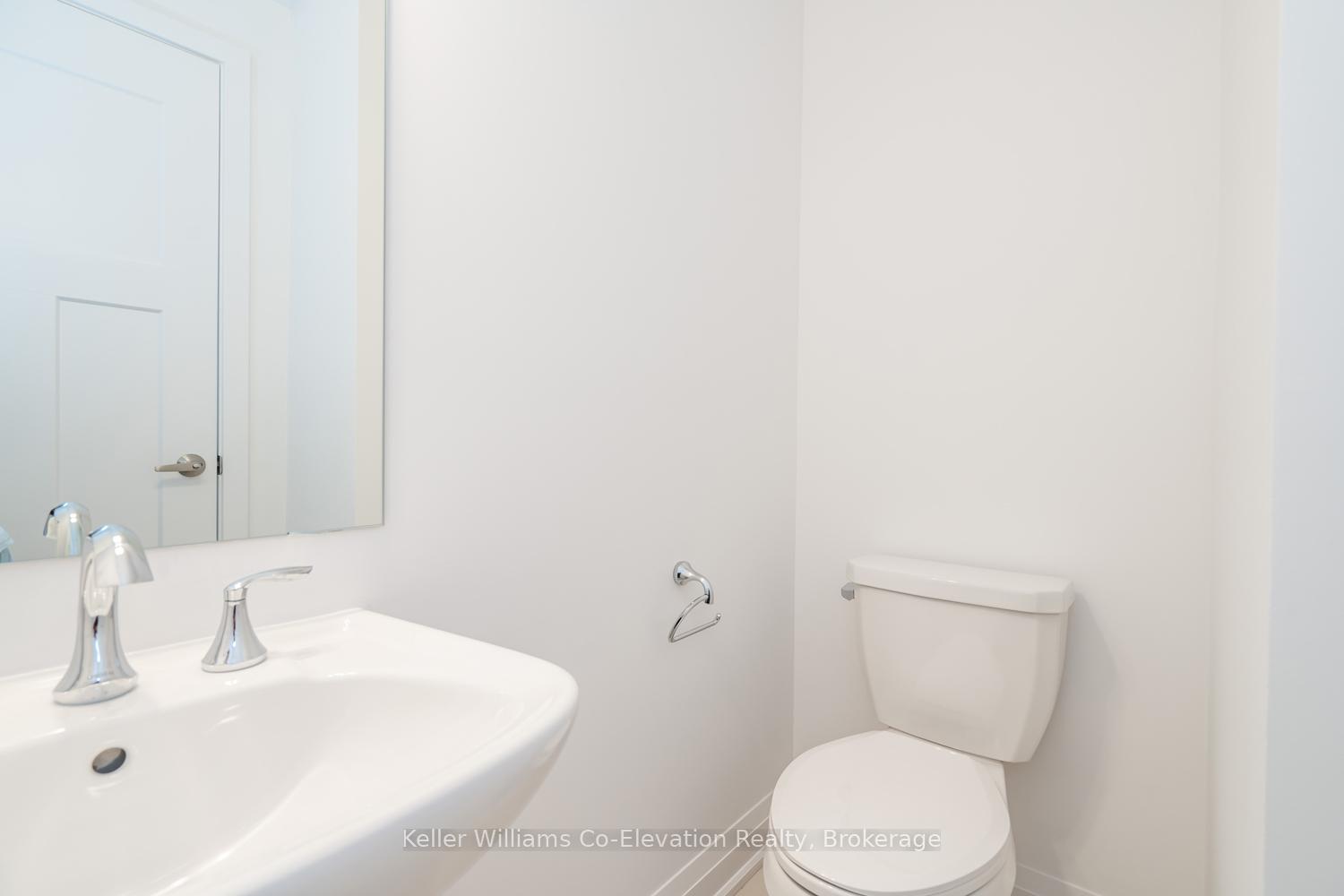 Photo 12 of 30 Danielle Crescent, Midland — HOMEH