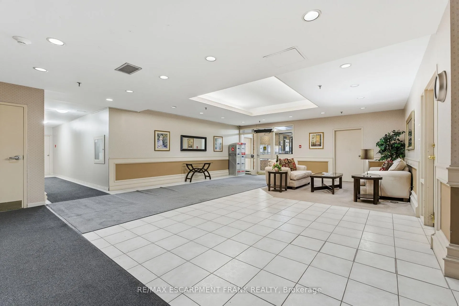 Photo 4 of Unit 902, 432 Main Street E, Hamilton, Stinson — HOMEH