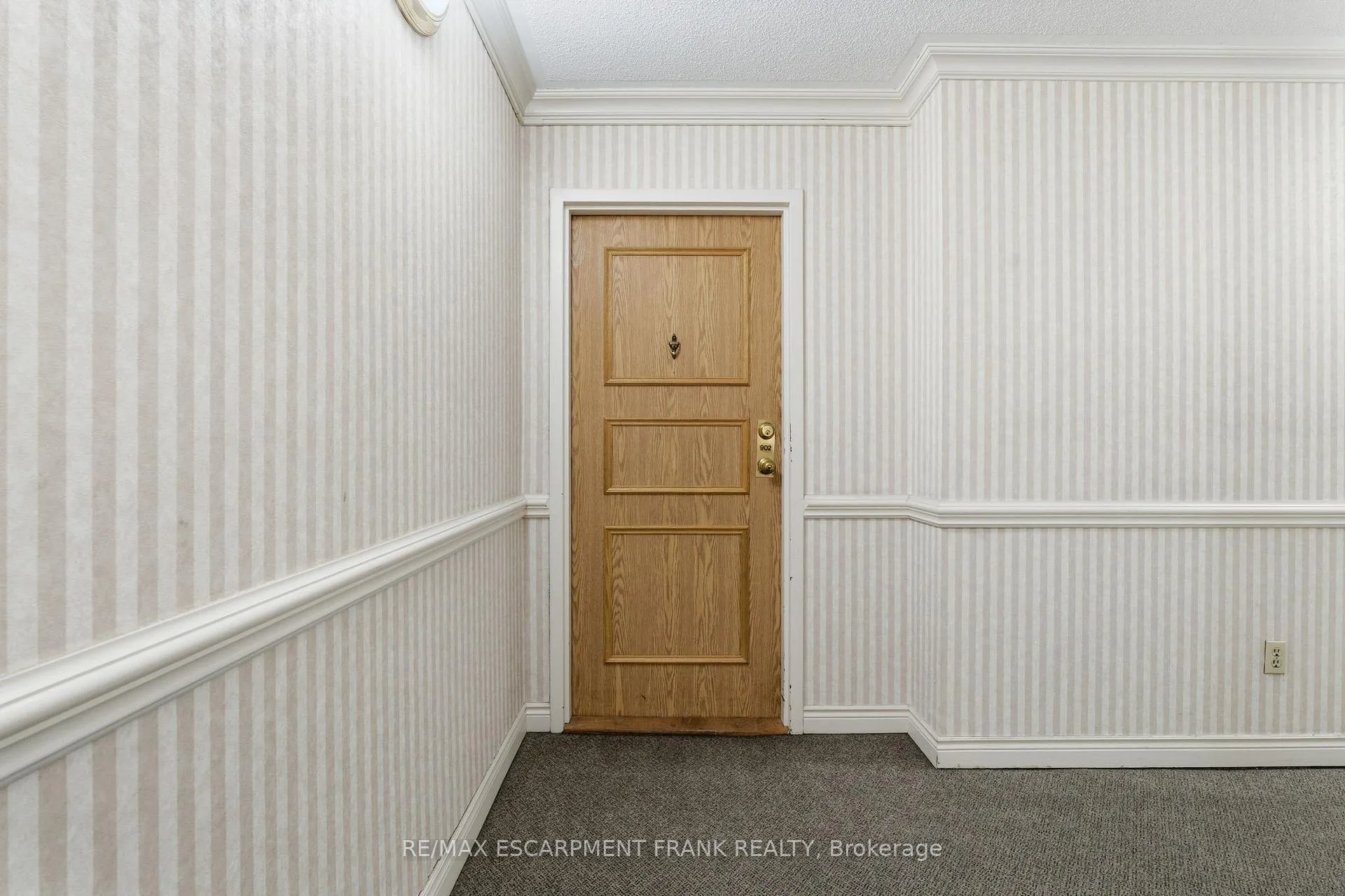 Photo 8 of Unit 902, 432 Main Street E, Hamilton, Stinson — HOMEH