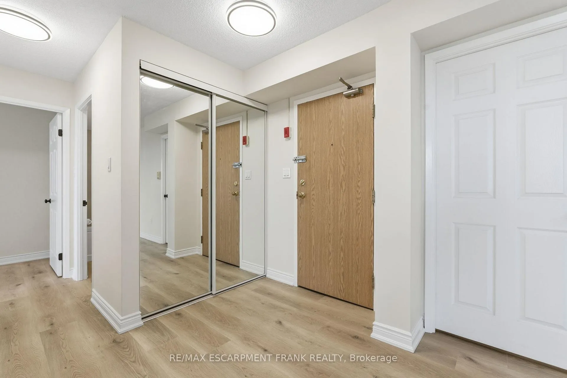 Photo 9 of Unit 902, 432 Main Street E, Hamilton, Stinson — HOMEH