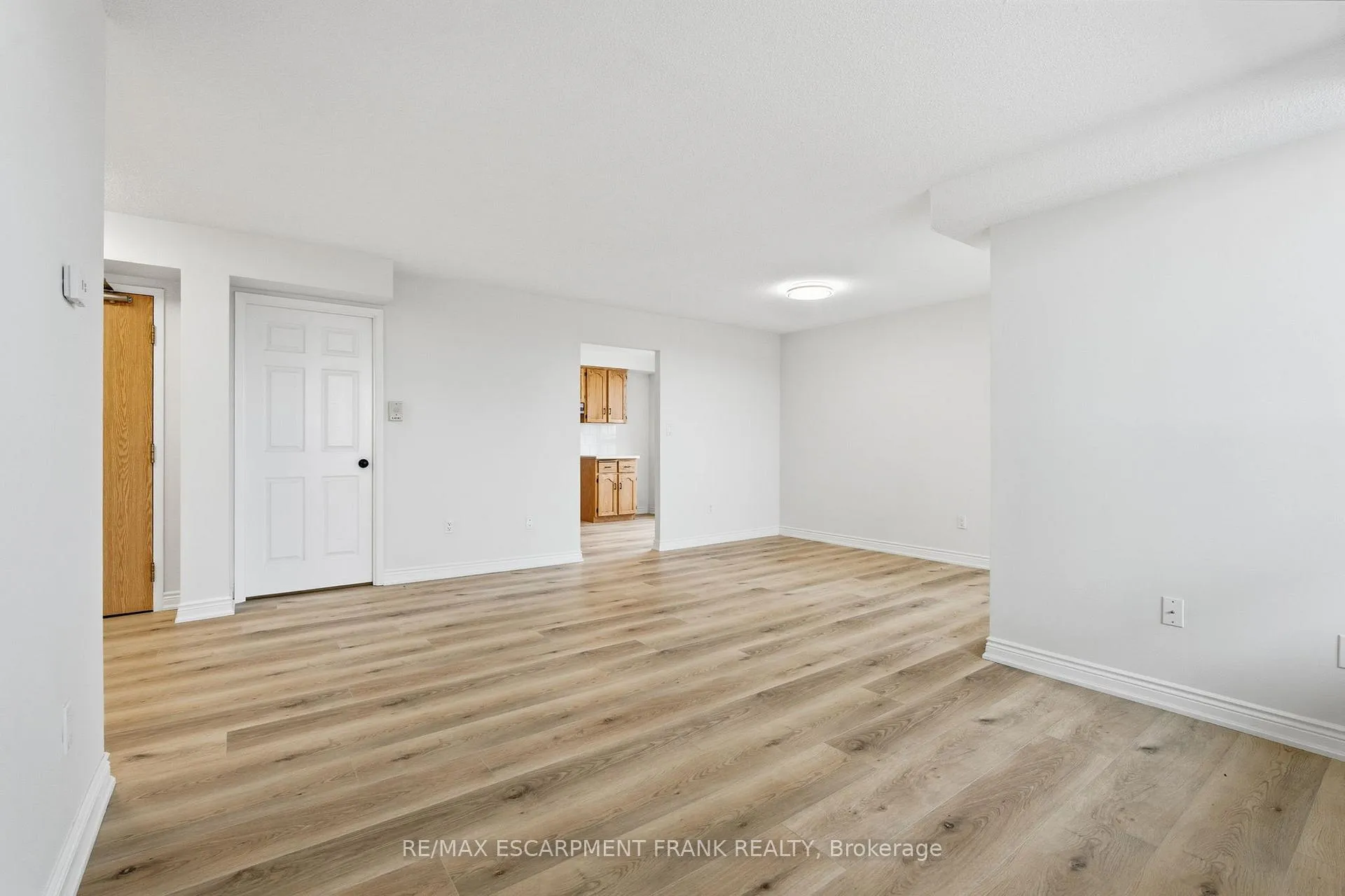 Photo 14 of Unit 902, 432 Main Street E, Hamilton, Stinson — HOMEH