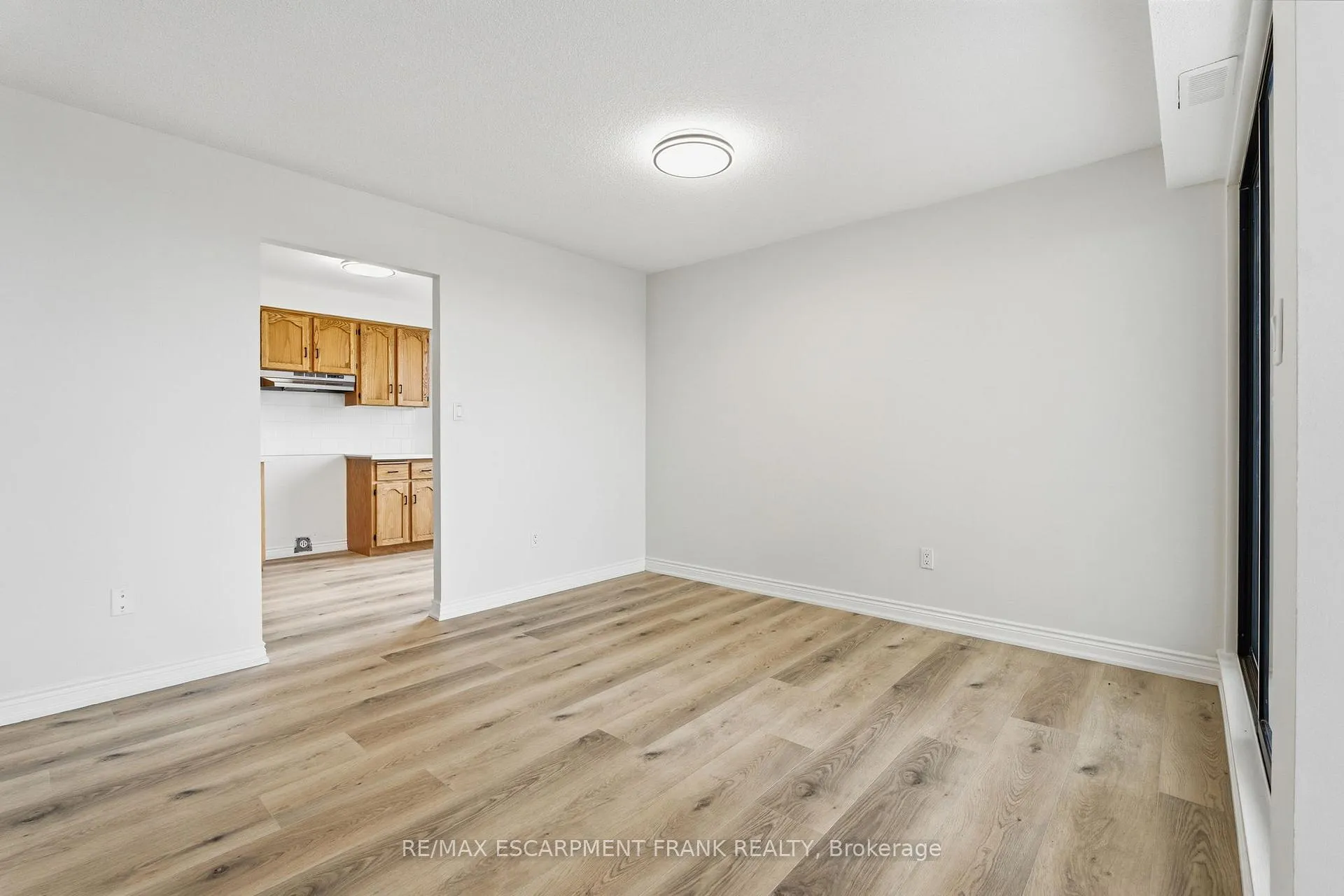 Photo 16 of Unit 902, 432 Main Street E, Hamilton, Stinson — HOMEH