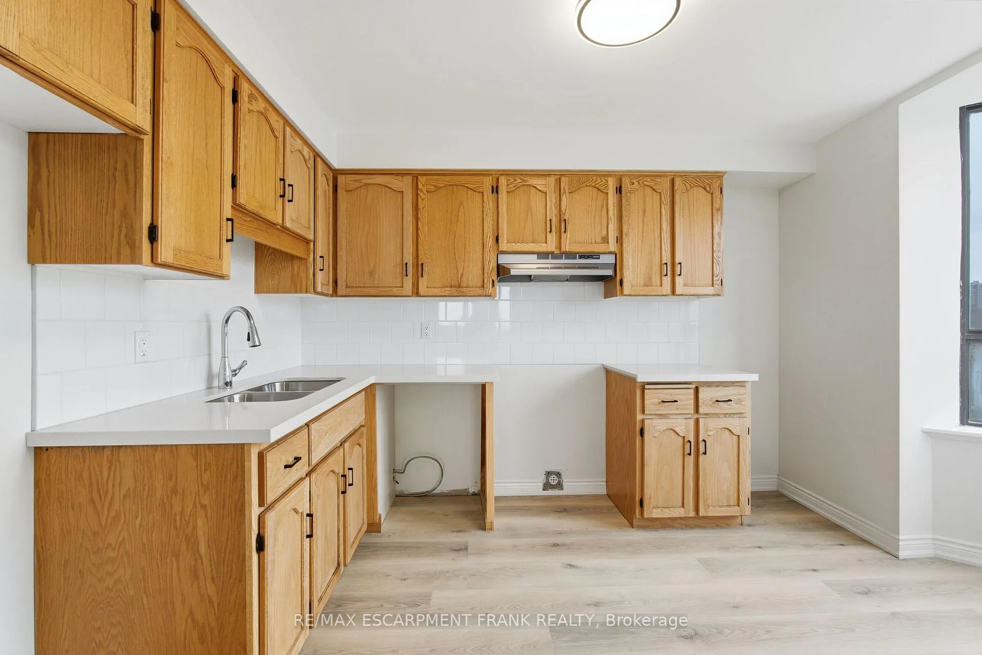 Photo 19 of Unit 902, 432 Main Street E, Hamilton, Stinson — HOMEH