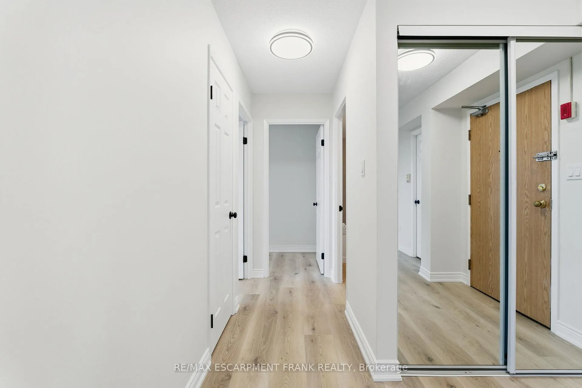 Photo 23 of Unit 902, 432 Main Street E, Hamilton, Stinson — HOMEH