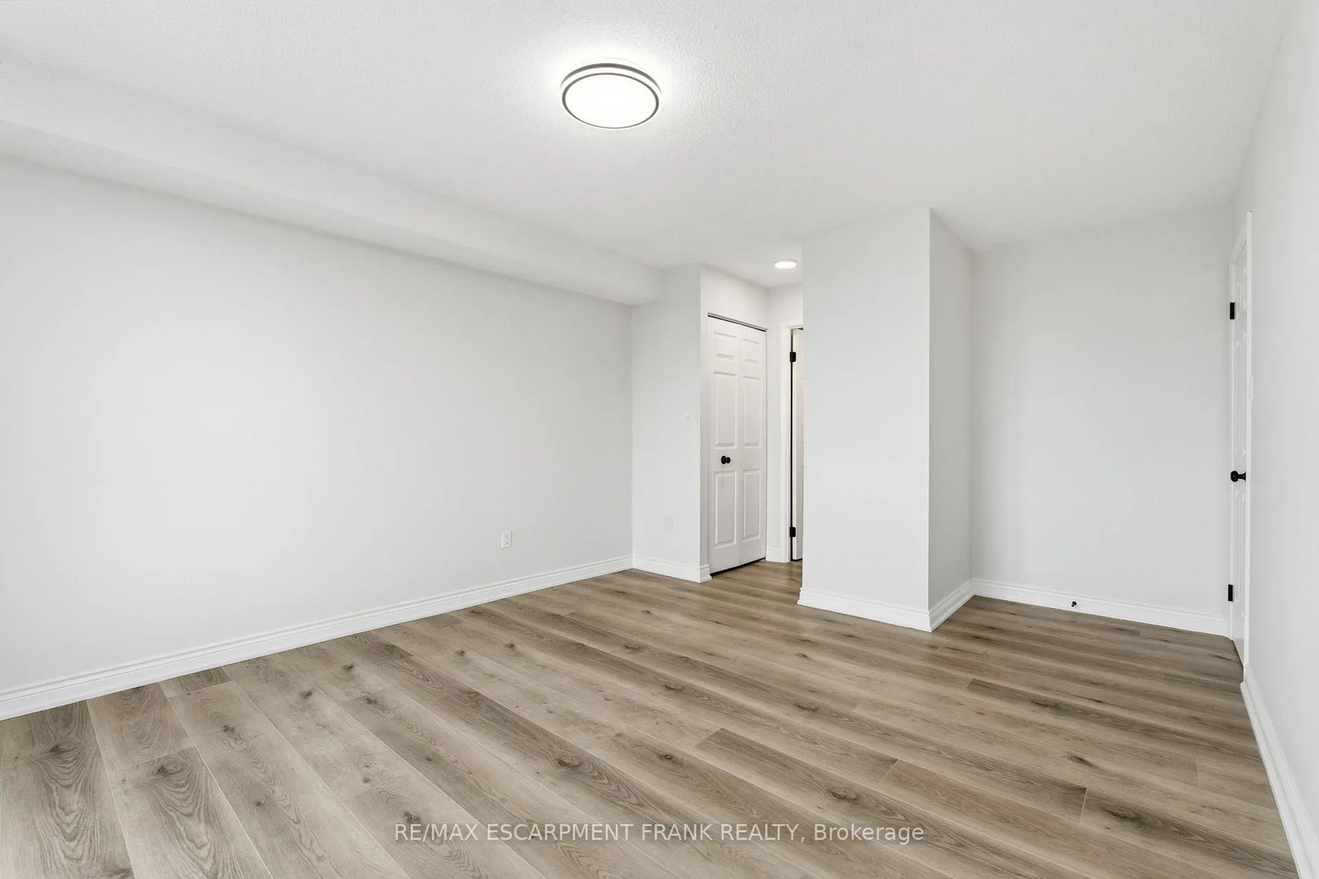 Photo 25 of Unit 902, 432 Main Street E, Hamilton, Stinson — HOMEH