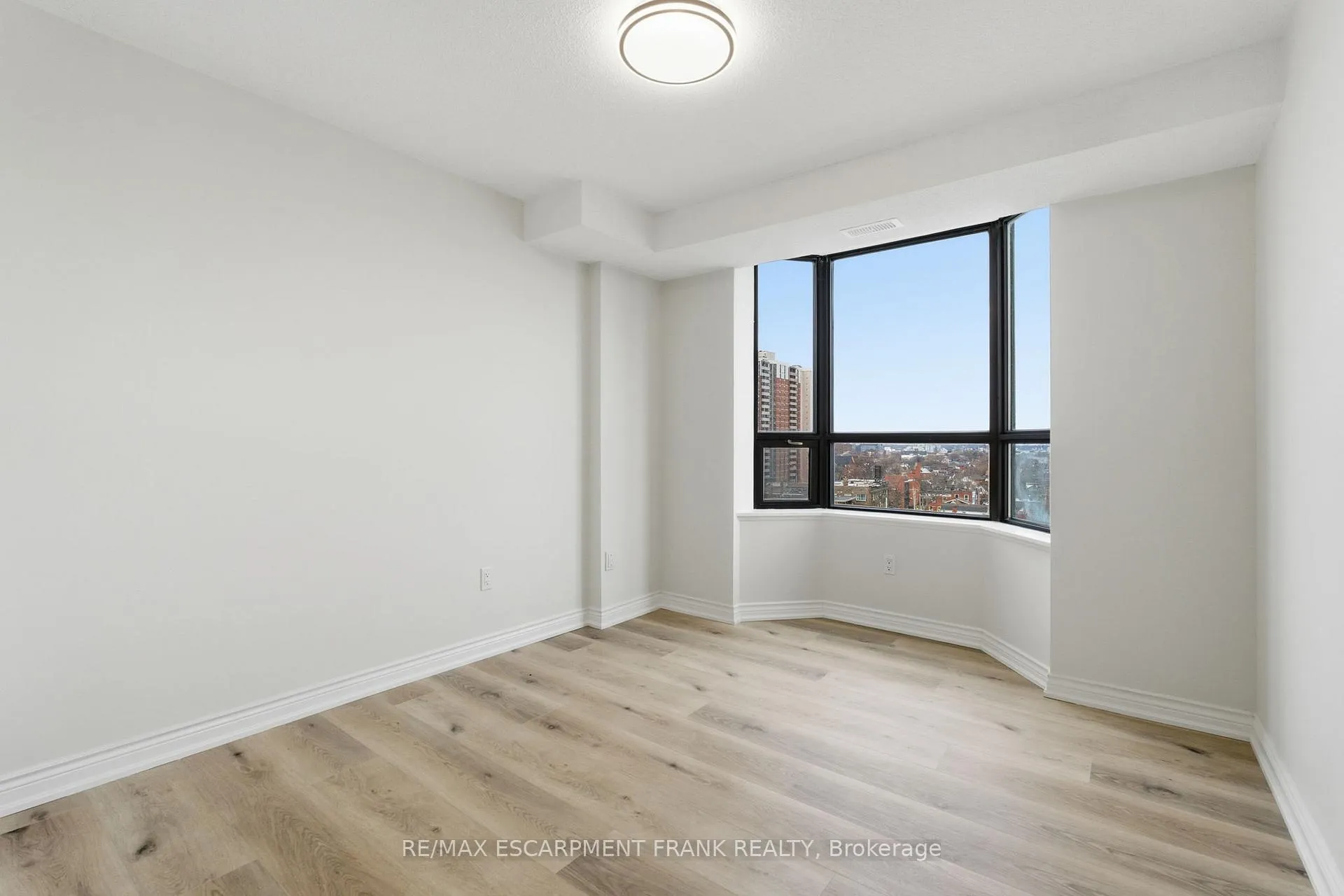 Photo 33 of Unit 902, 432 Main Street E, Hamilton, Stinson — HOMEH
