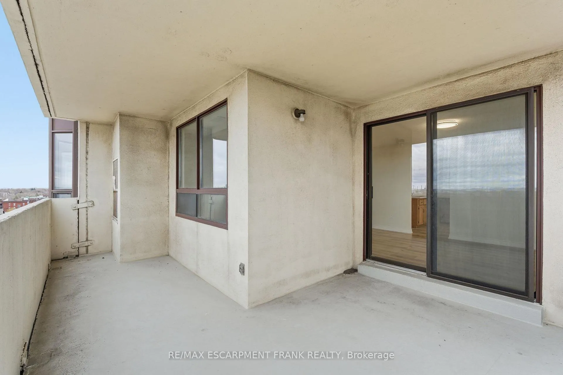 Photo 42 of Unit 902, 432 Main Street E, Hamilton, Stinson — HOMEH
