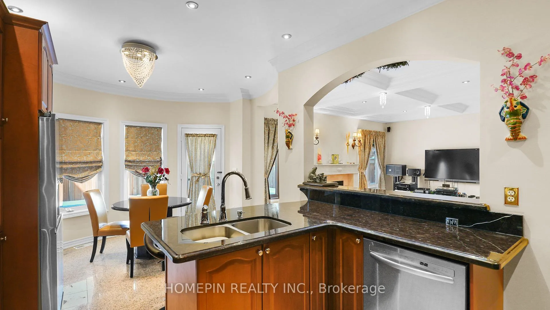 Photo 9 of 74 Dewside Drive, Brampton, Sandringham-Wellington — HOMEH