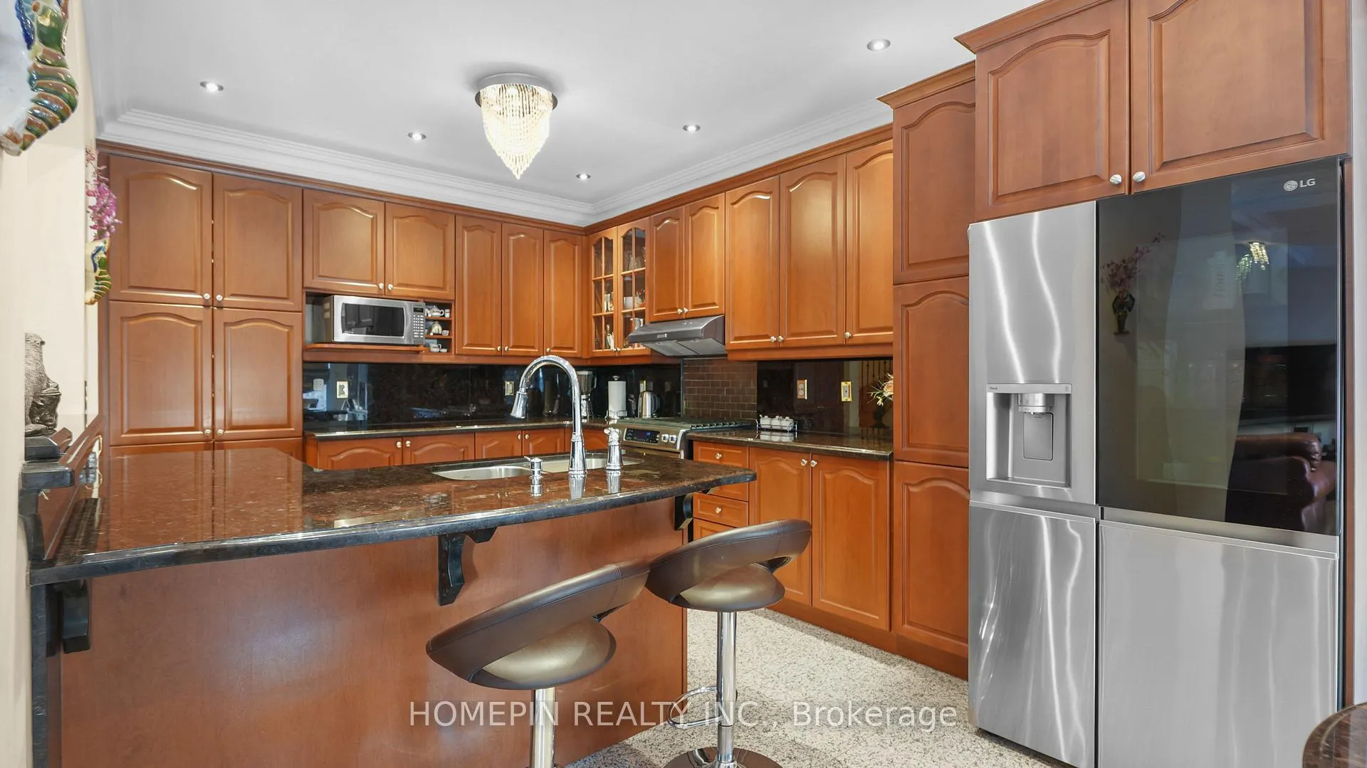 Photo 10 of 74 Dewside Drive, Brampton, Sandringham-Wellington — HOMEH