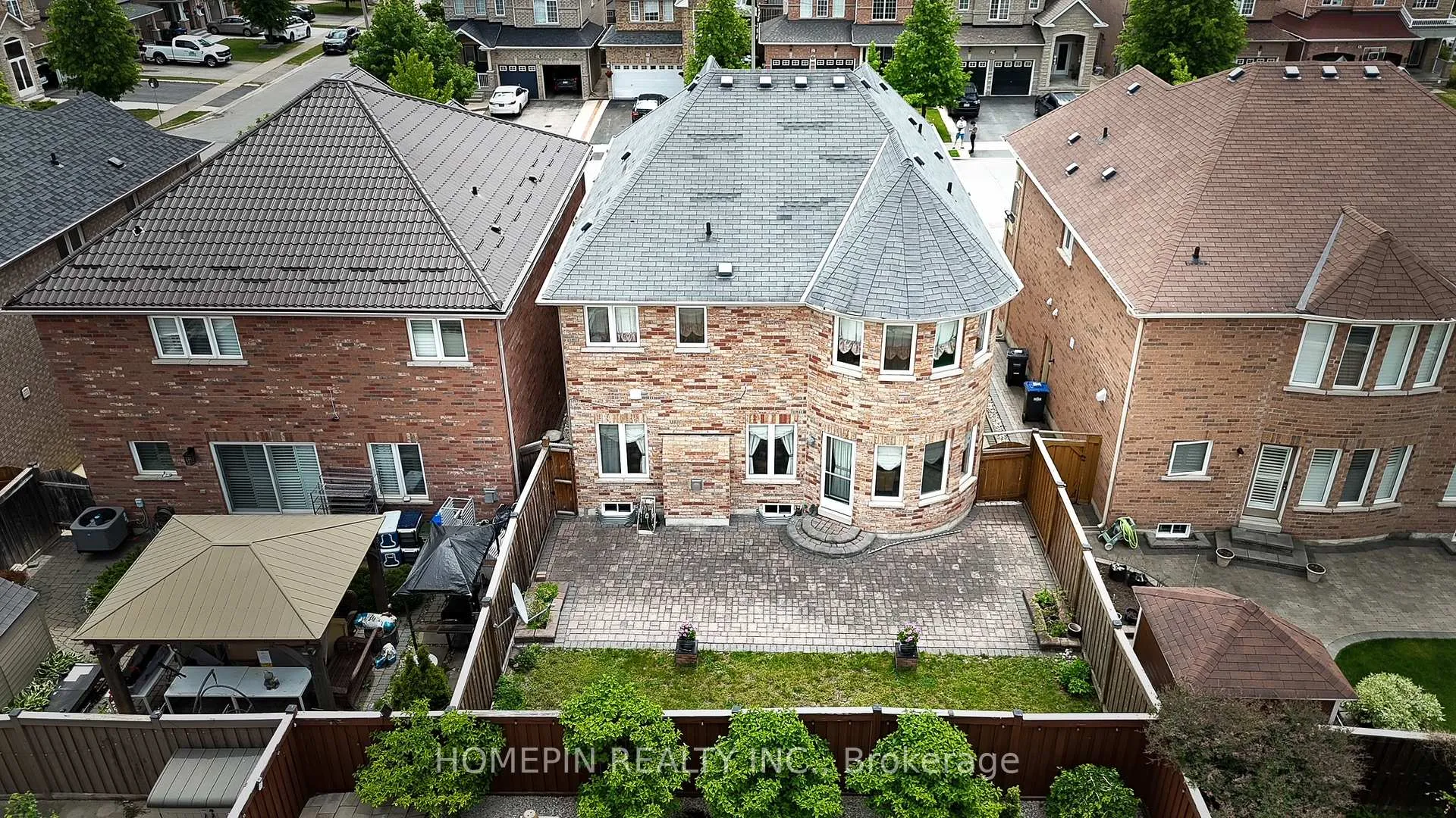 Photo 31 of 74 Dewside Drive, Brampton, Sandringham-Wellington — HOMEH