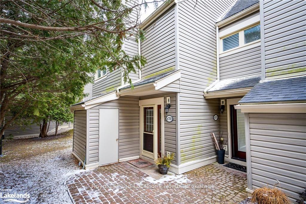 Front of 470 Oxbow Crescent