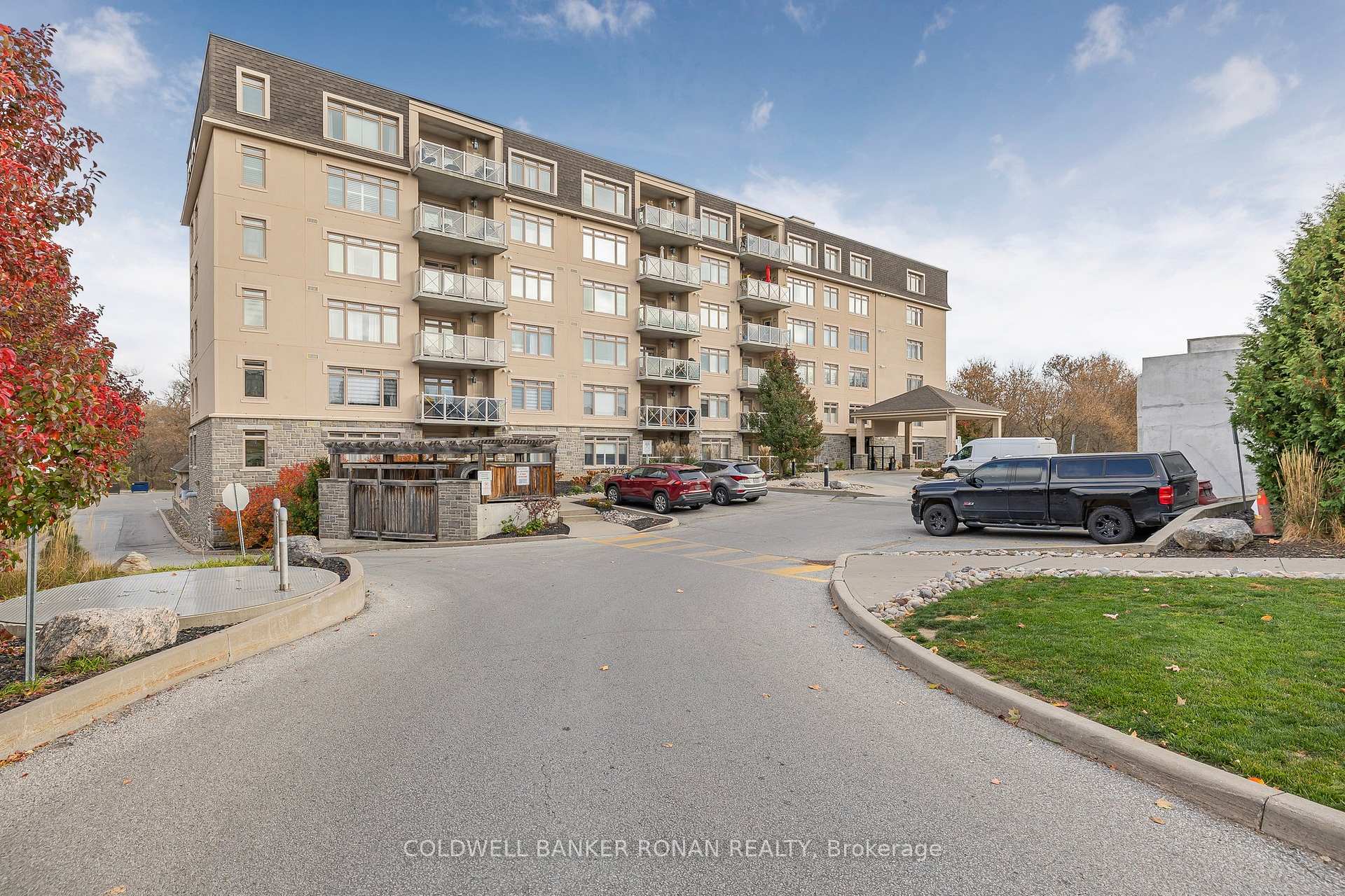 Photo 2 of Unit 207, 149 Church Street, King, Schomberg — HOMEH