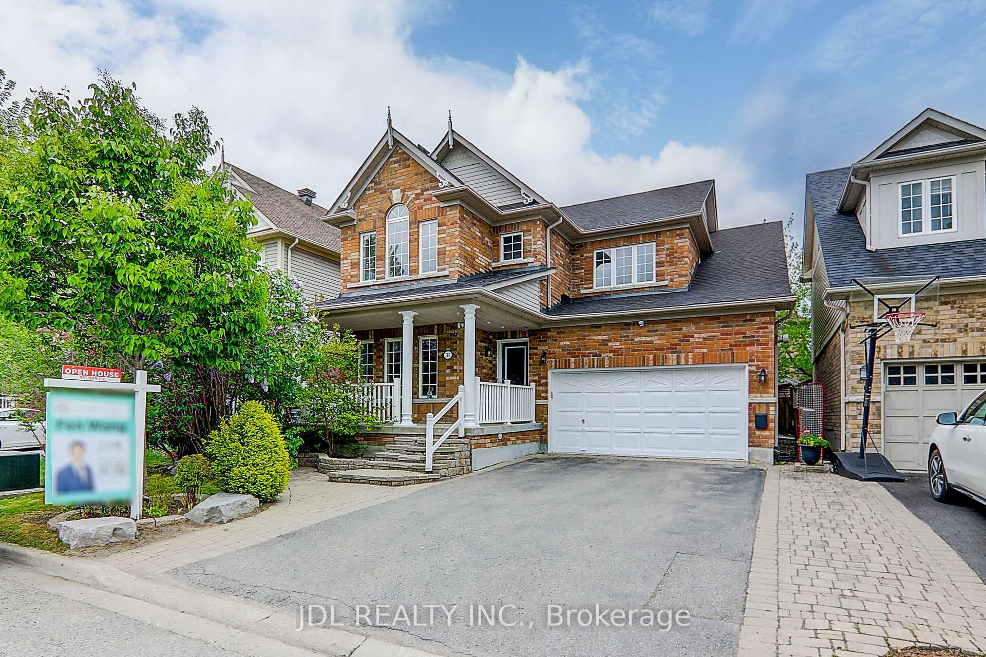 Photo 1 of 31 Chippingwood Manor, Aurora, Bayview Wellington — HOMEH