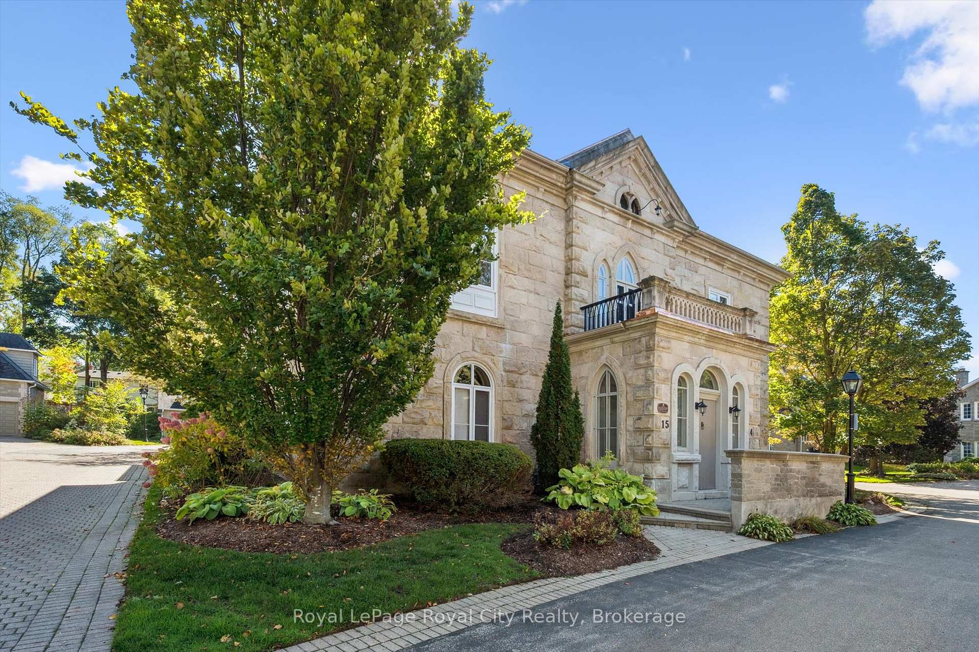 Photo 1 of Unit 15, 25 Manor Park Crescent, Guelph, Dovercliffe Park/Old University — HOMEH
