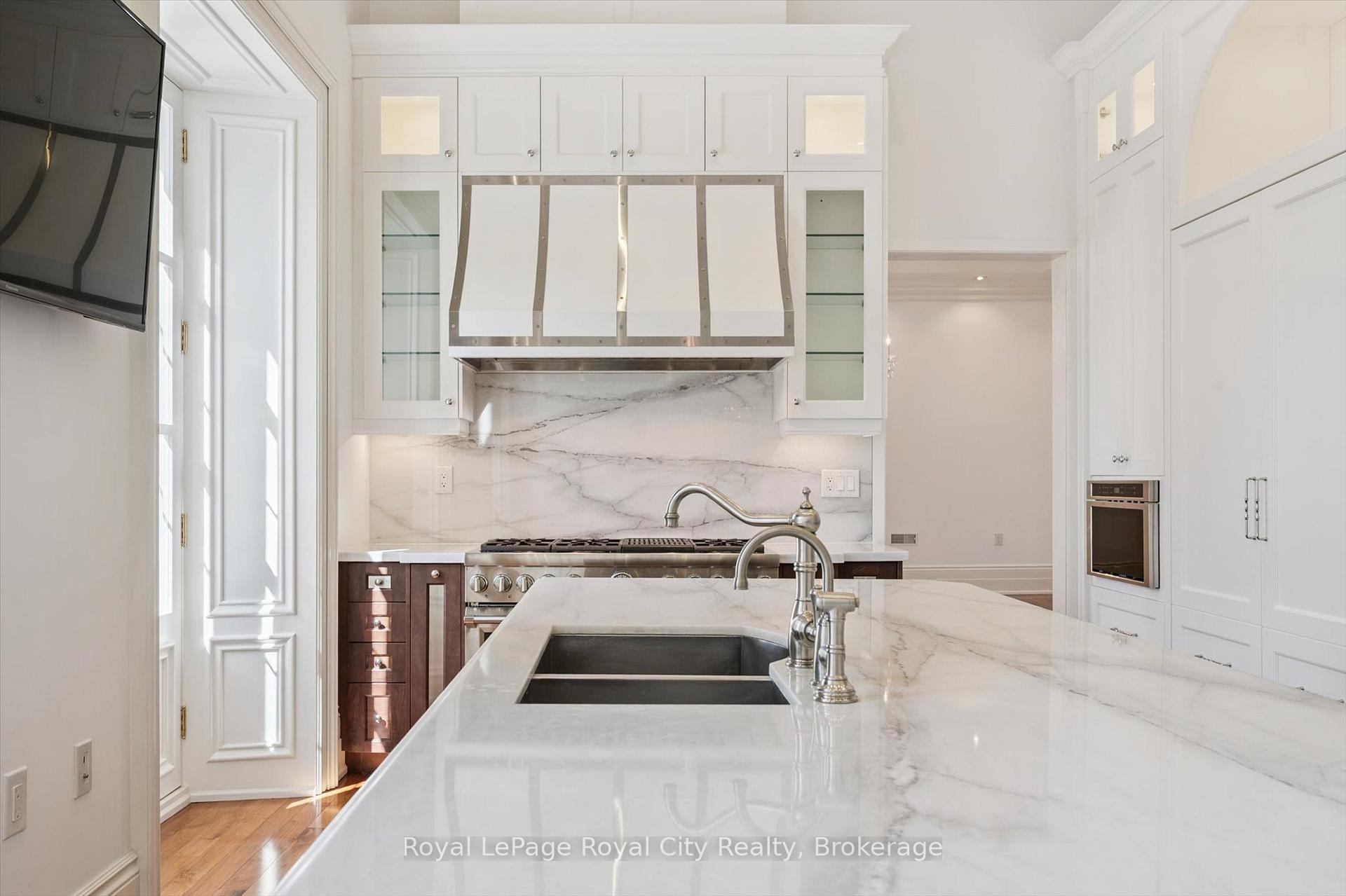 Photo 3 of Unit 15, 25 Manor Park Crescent, Guelph, Dovercliffe Park/Old University — HOMEH