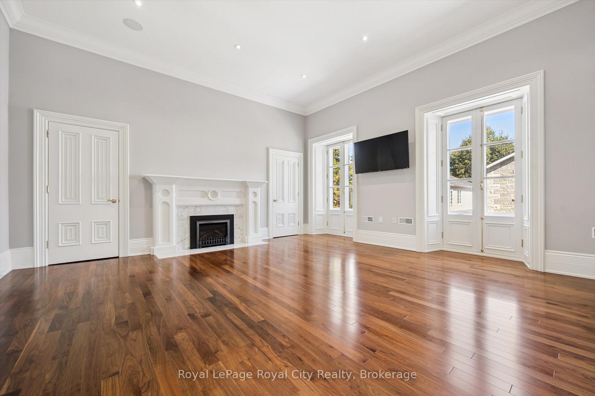 Photo 15 of Unit 15, 25 Manor Park Crescent, Guelph, Dovercliffe Park/Old University — HOMEH