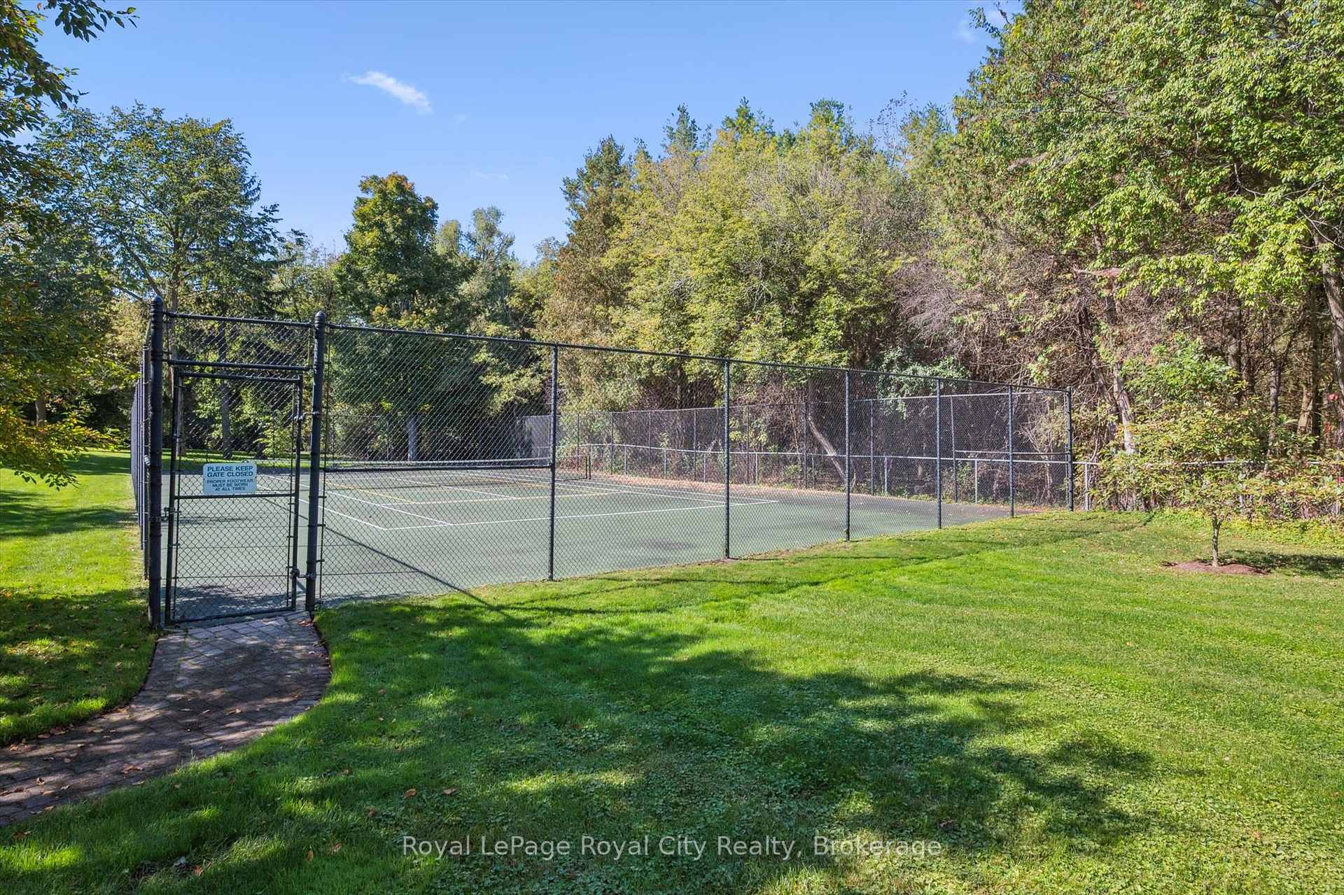 Photo 36 of Unit 15, 25 Manor Park Crescent, Guelph, Dovercliffe Park/Old University — HOMEH