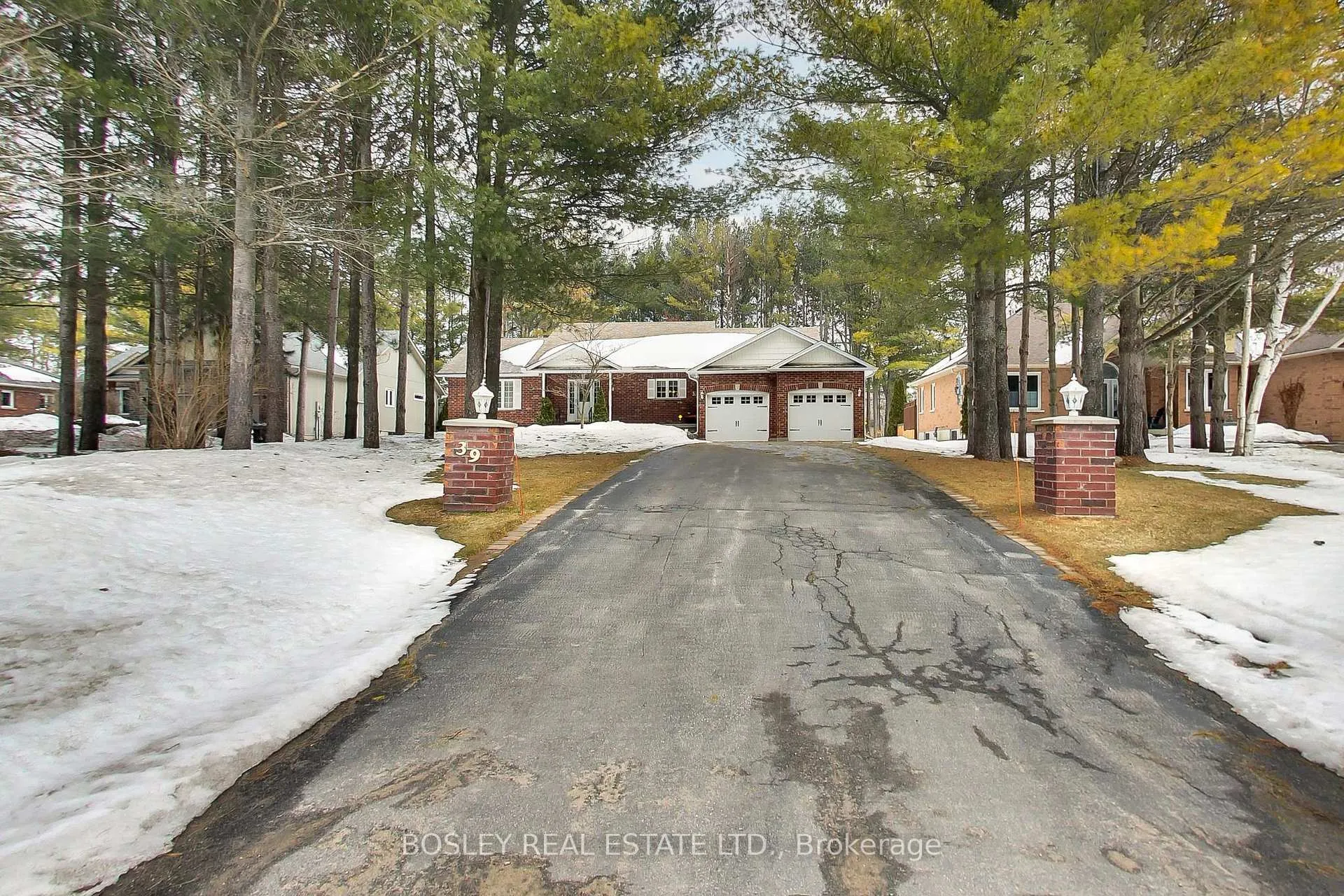 Photo 1 of 39 Martyn Drive, Wasaga Beach — HOMEH