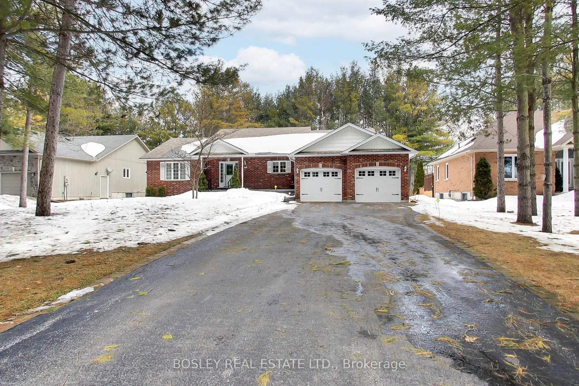 Photo 2 of 39 Martyn Drive, Wasaga Beach — HOMEH