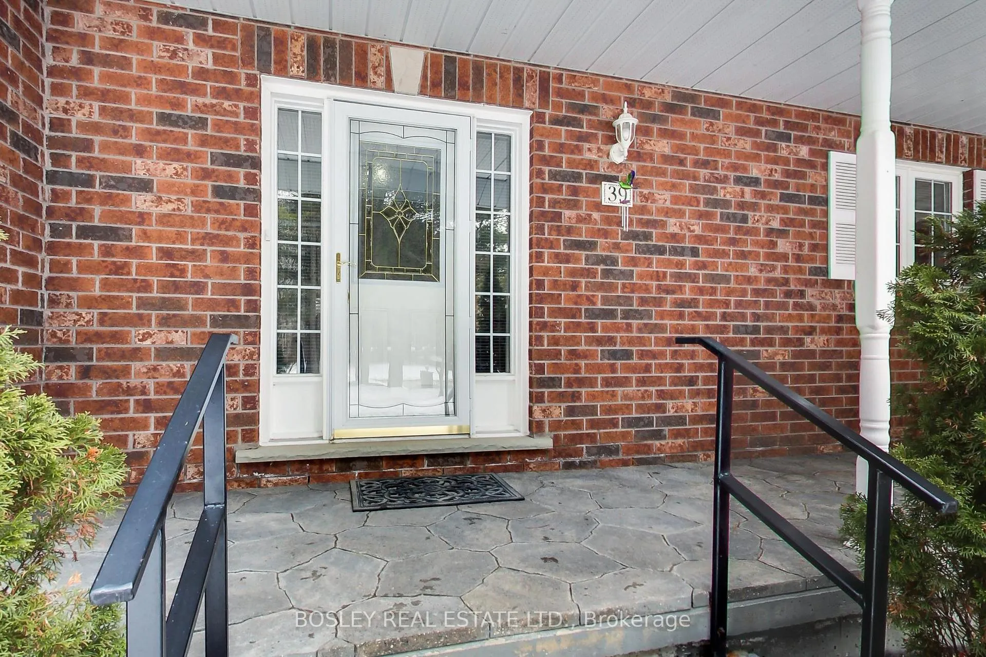 Photo 7 of 39 Martyn Drive, Wasaga Beach — HOMEH