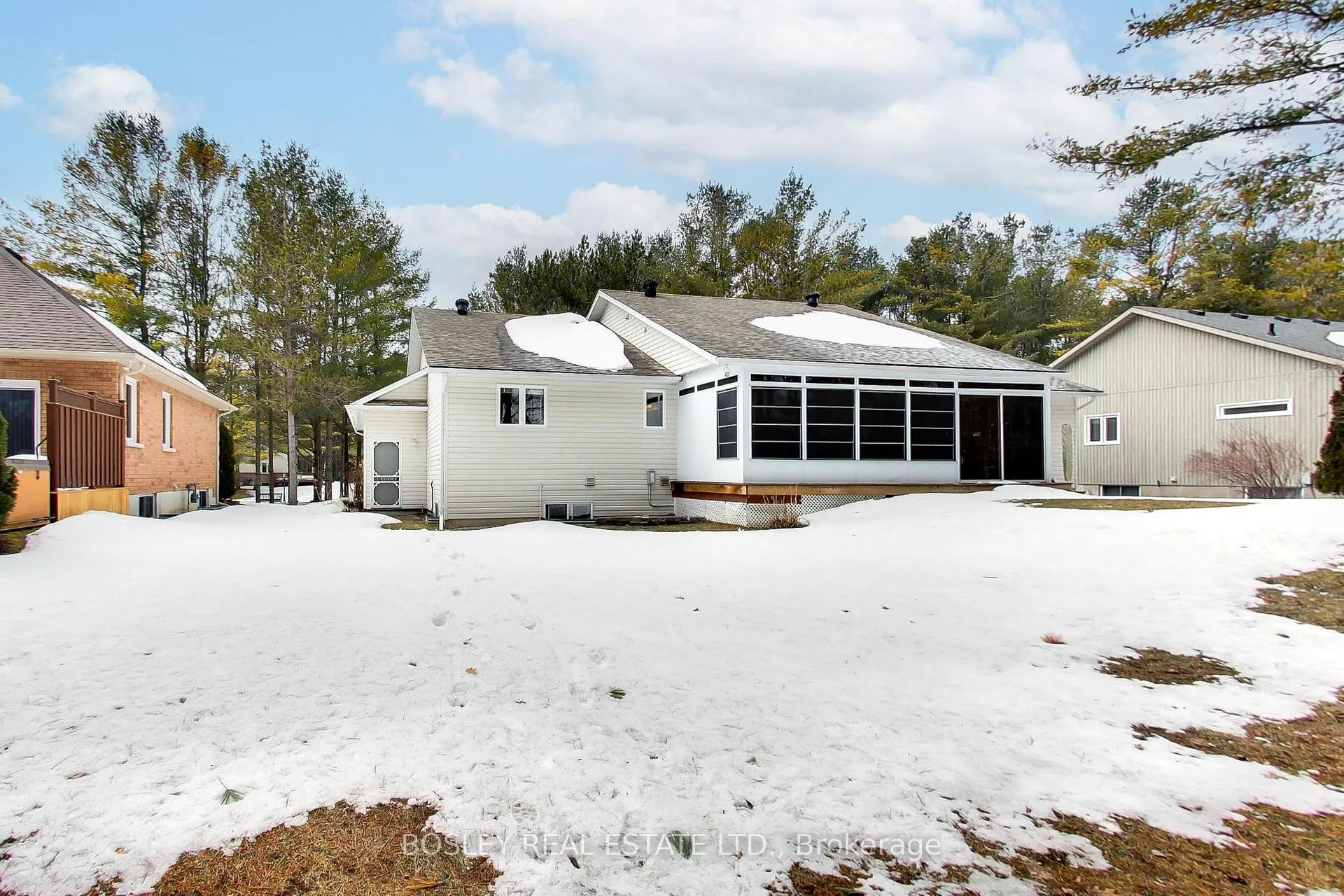 Photo 18 of 39 Martyn Drive, Wasaga Beach — HOMEH