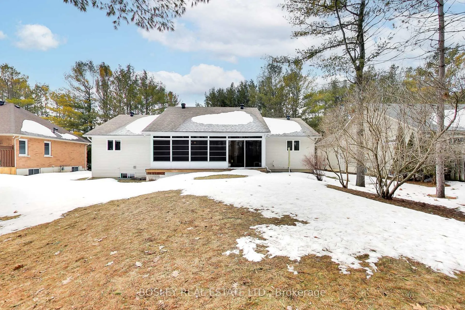 Photo 19 of 39 Martyn Drive, Wasaga Beach — HOMEH