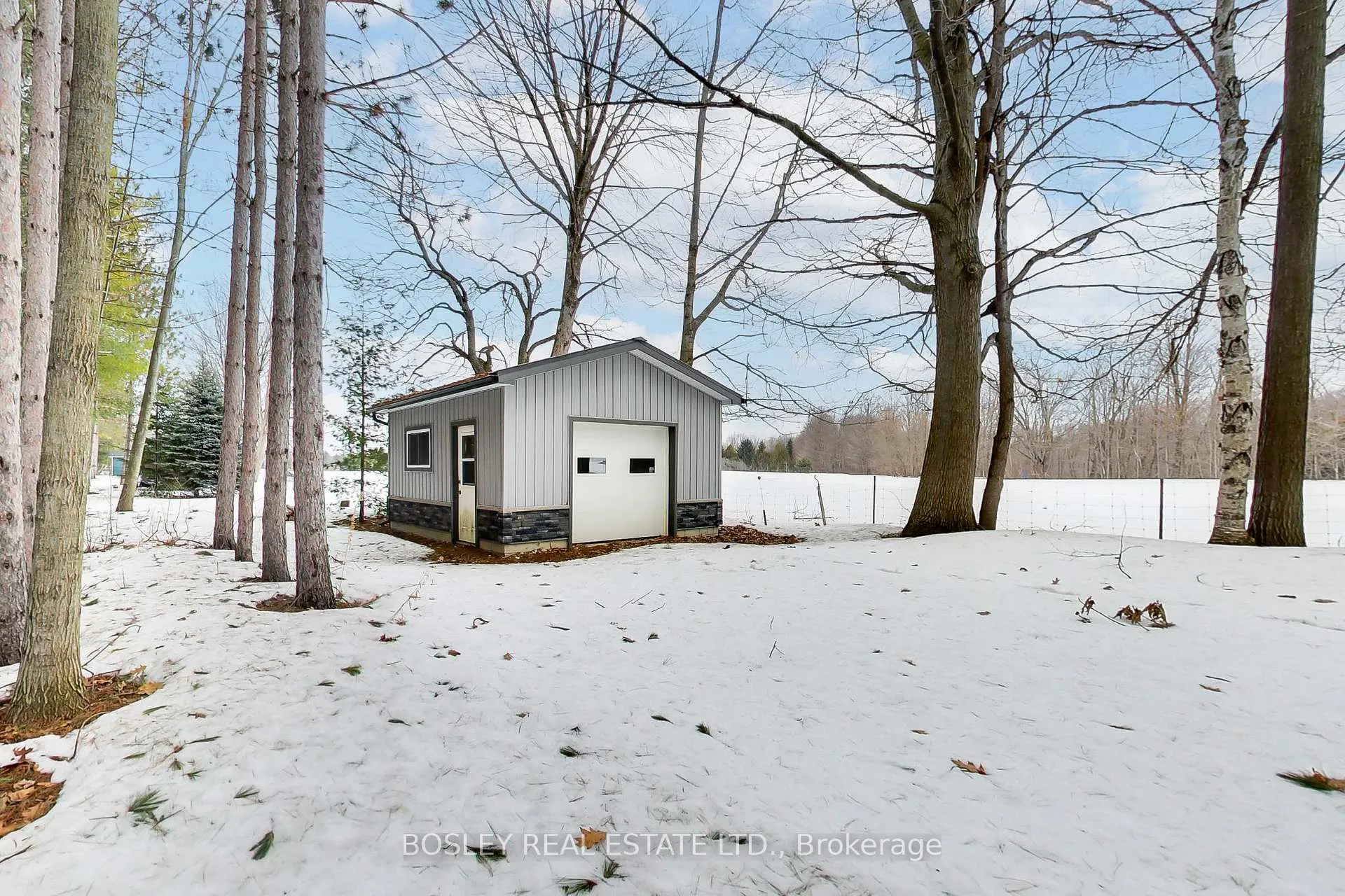 Photo 21 of 39 Martyn Drive, Wasaga Beach — HOMEH