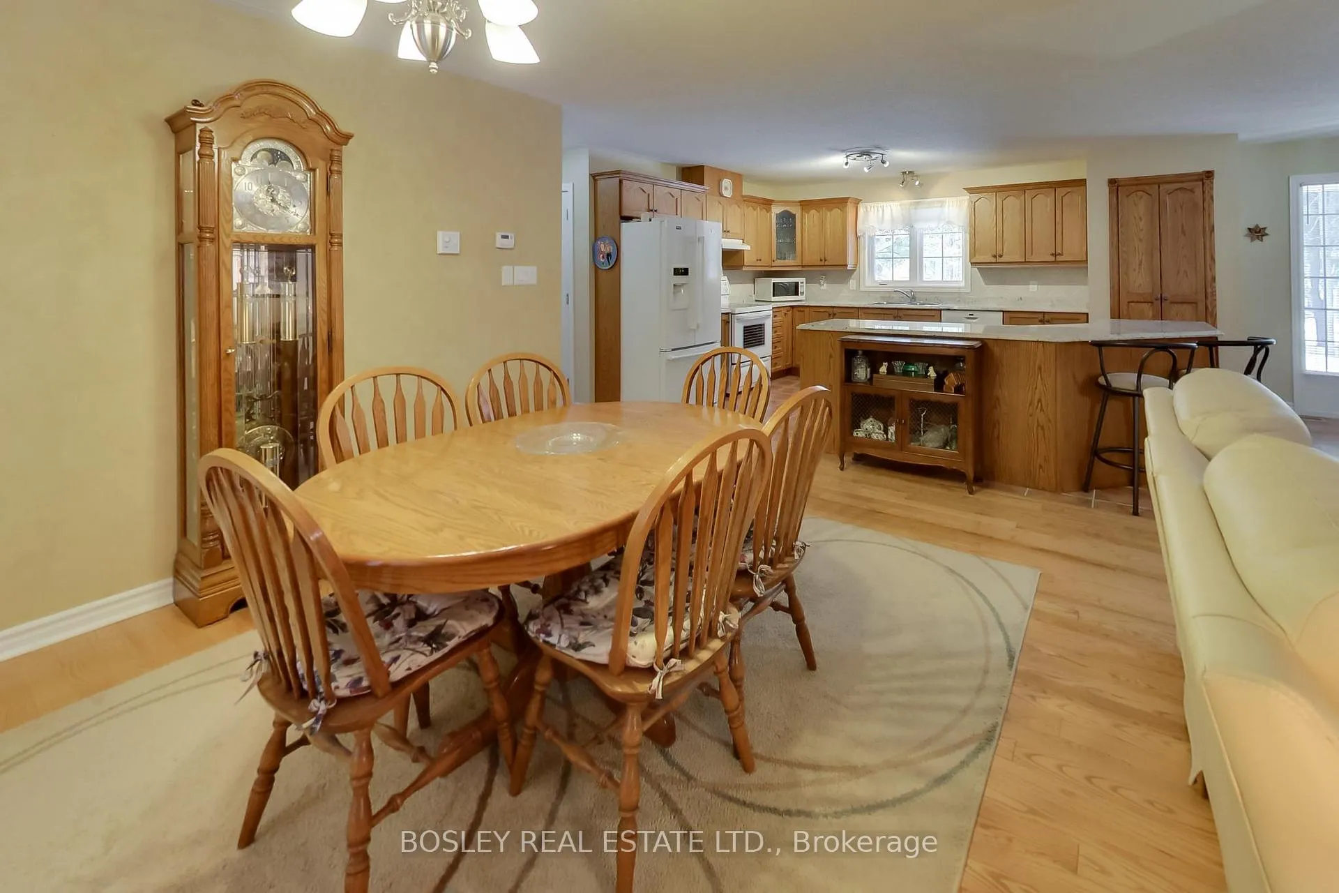 Photo 31 of 39 Martyn Drive, Wasaga Beach — HOMEH