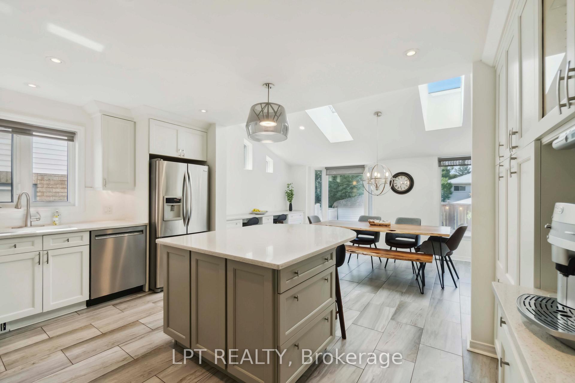 Photo 11 of 113 Four Seasons Drive, Ottawa, Borden Farm/Stewart Farm/Carleton Heights/Parkwood Hills — HOMEH